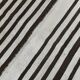 Tapis Kilim moderne rayé blanc et marron foncé