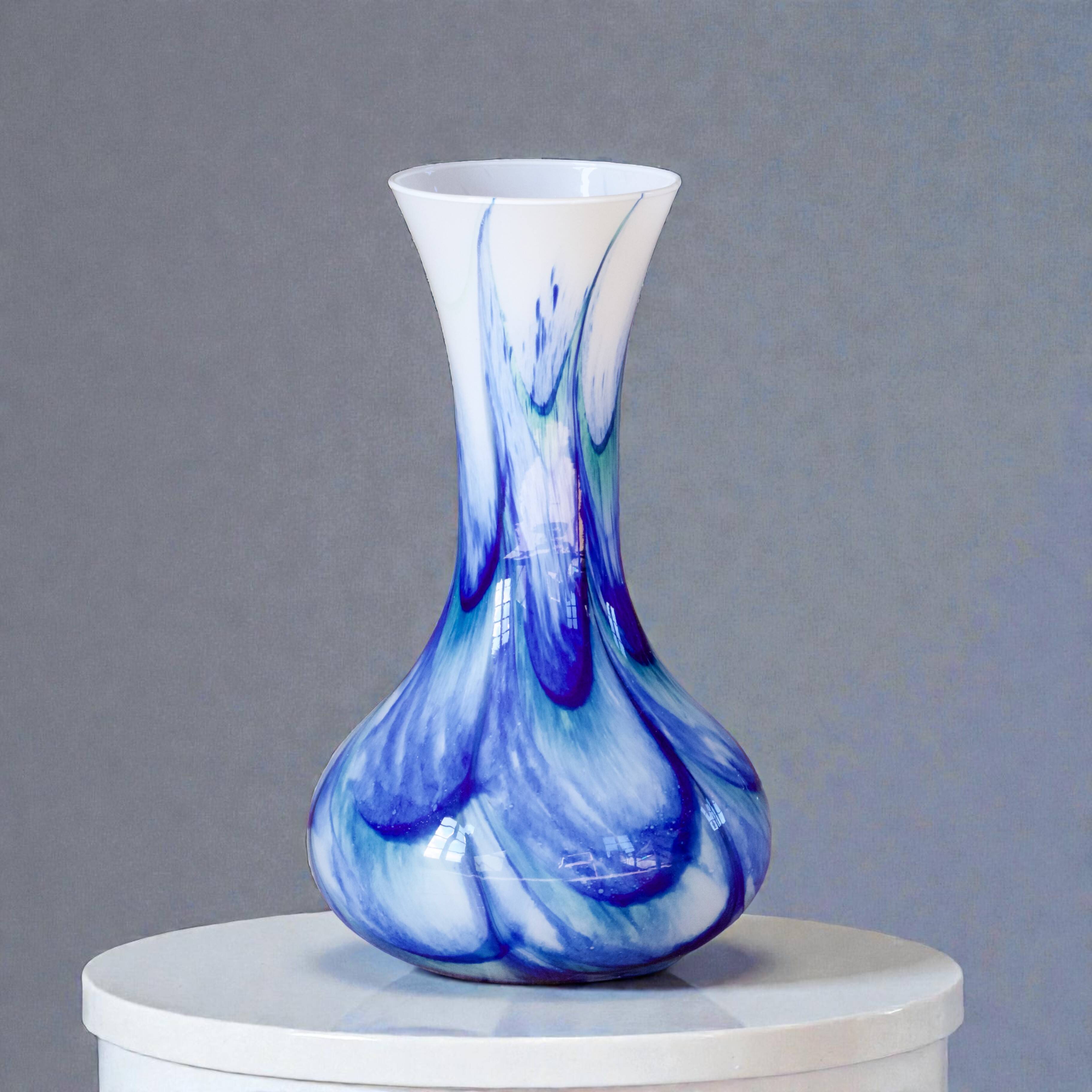 Large Murano vase in blown opaline glass with a flame pattern.