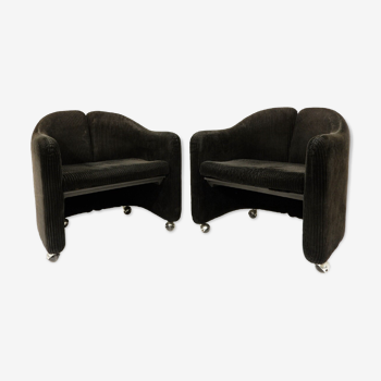 Paire de fauteuils en velours noir