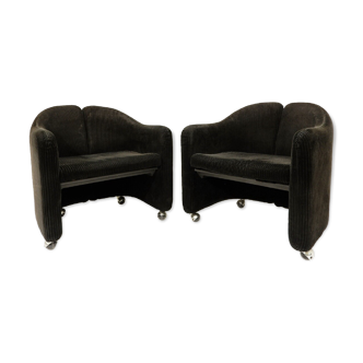 Paire de fauteuils en velours noir