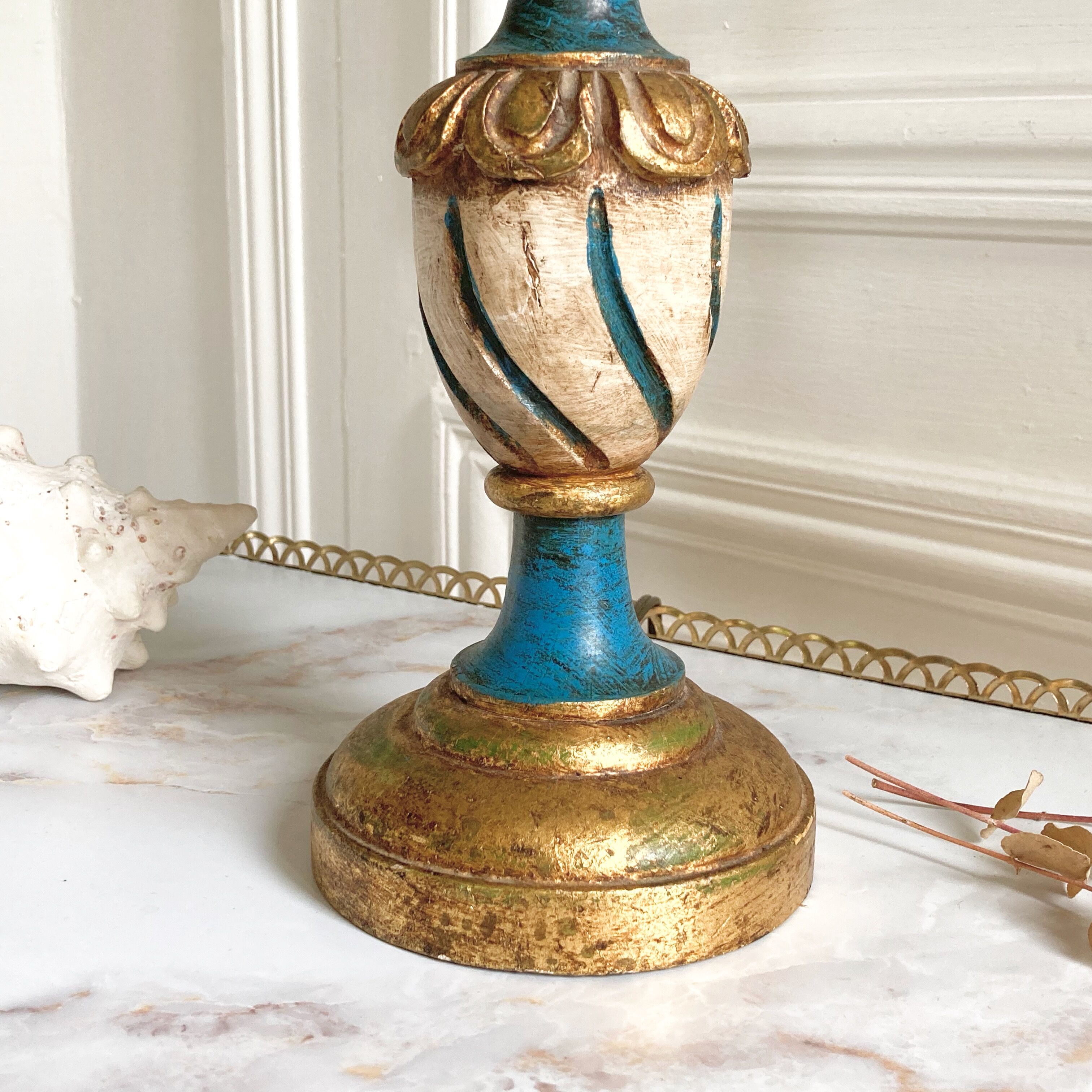 Gilded wooden lamp base
