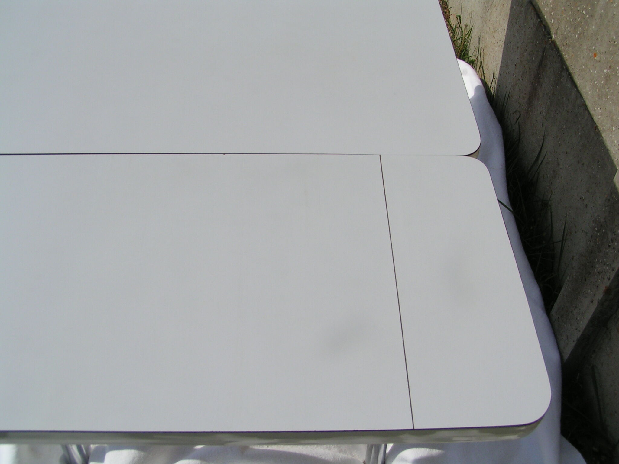 Table cuisine blanche en formica