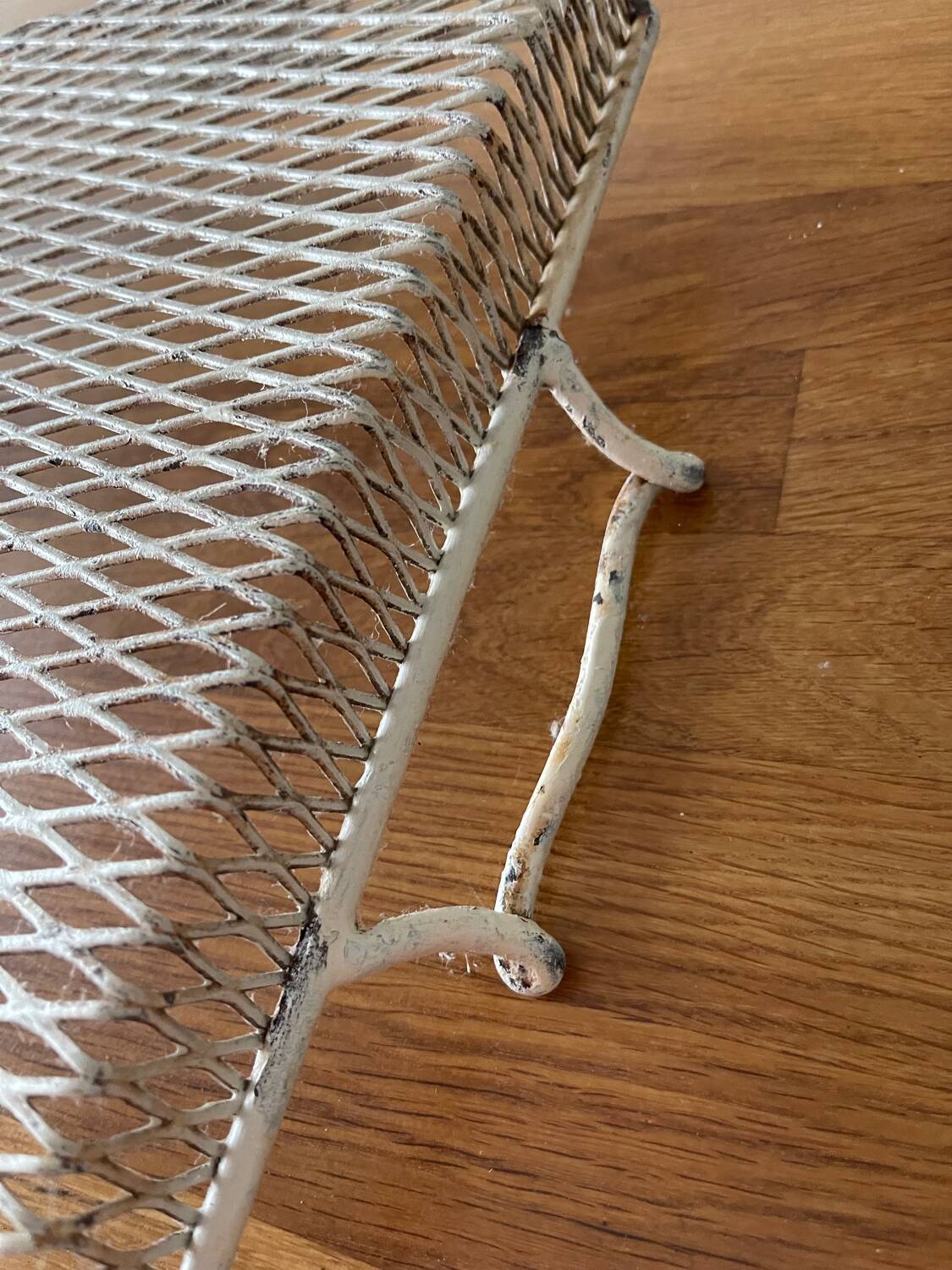 Service tray in Mategot style