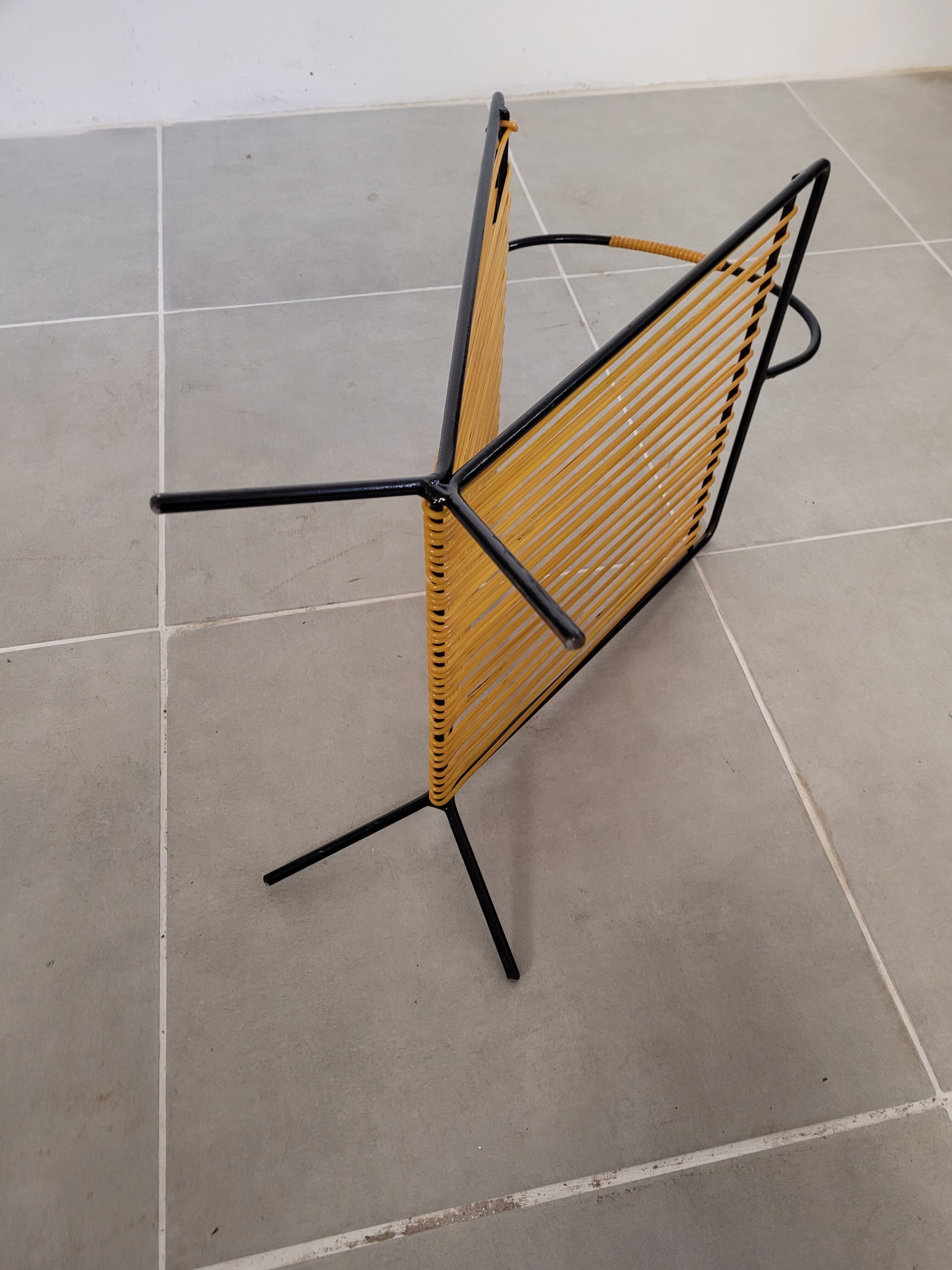 Magazine holder of the 1950s/60s