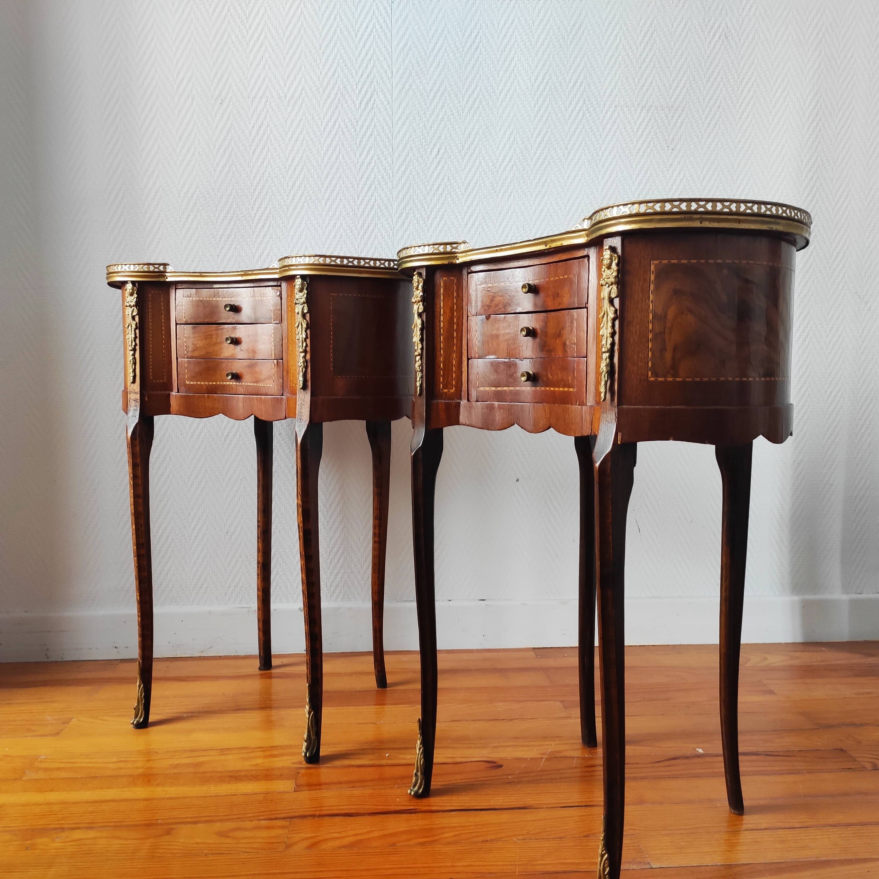 Pair of Louis XV style kidney-shaped bedside tables.