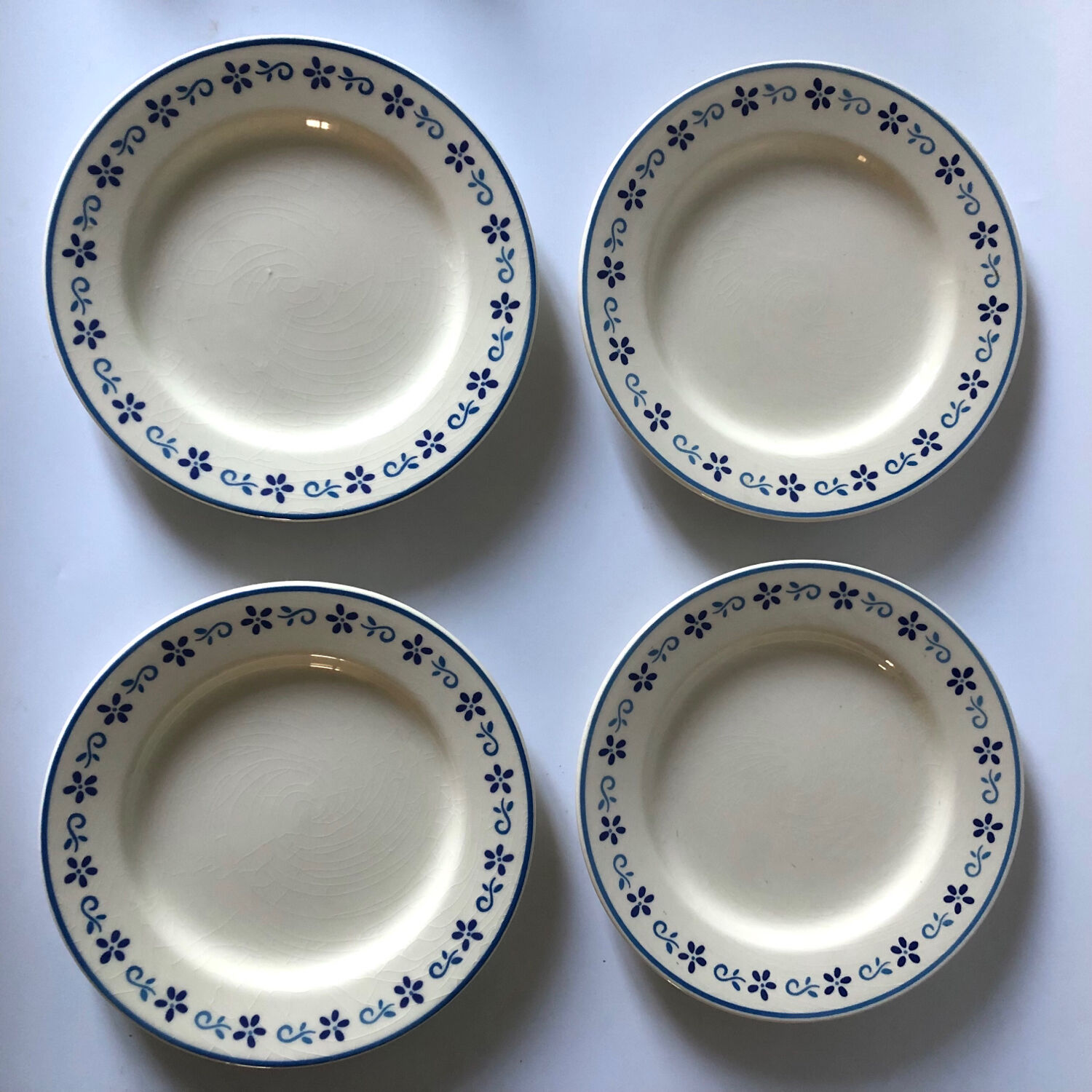 6 flat antique plates in blue white earthenware