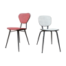 Paire de chaises métal vinyle rouge et blanc moucheté noir, marque Cimca