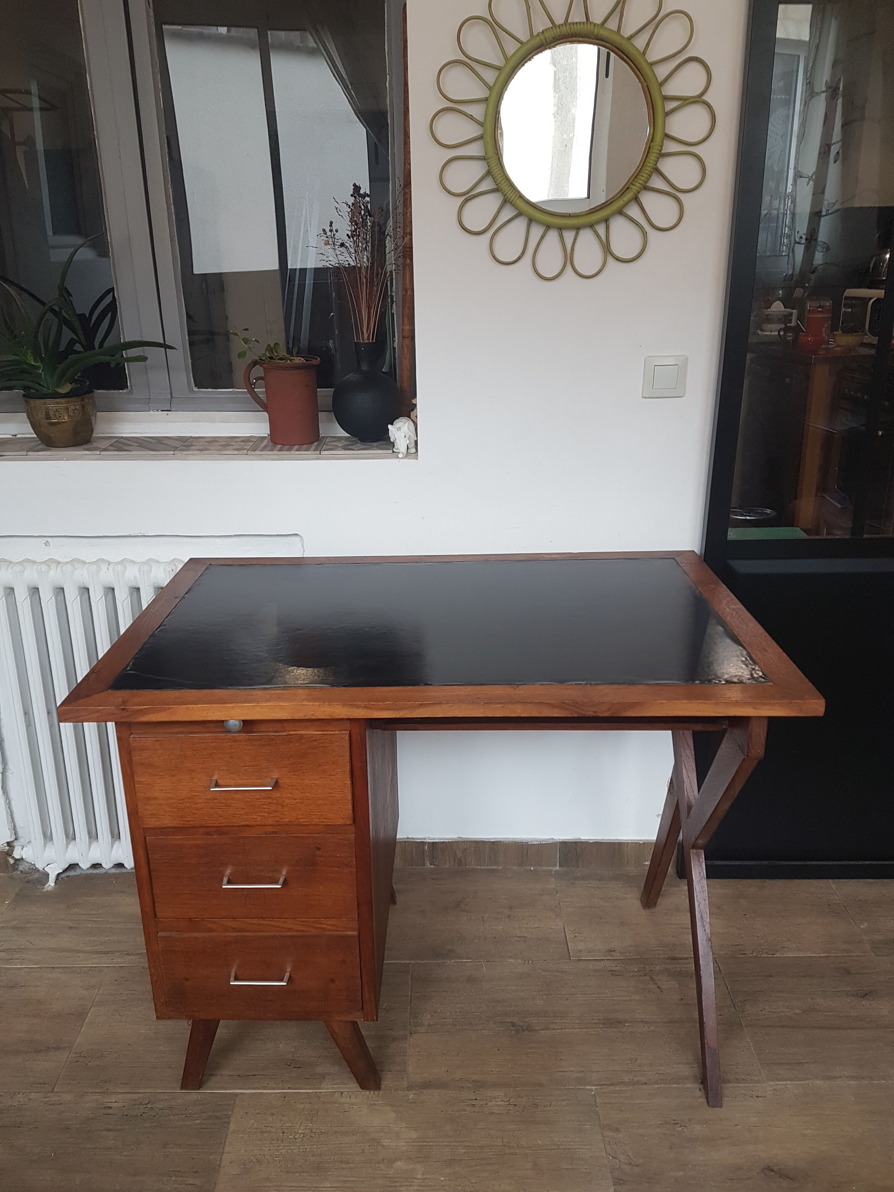 Bureau scandinave pieds compas