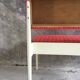Coffre banquette vintage bois laqué blanc et tissus - 1970