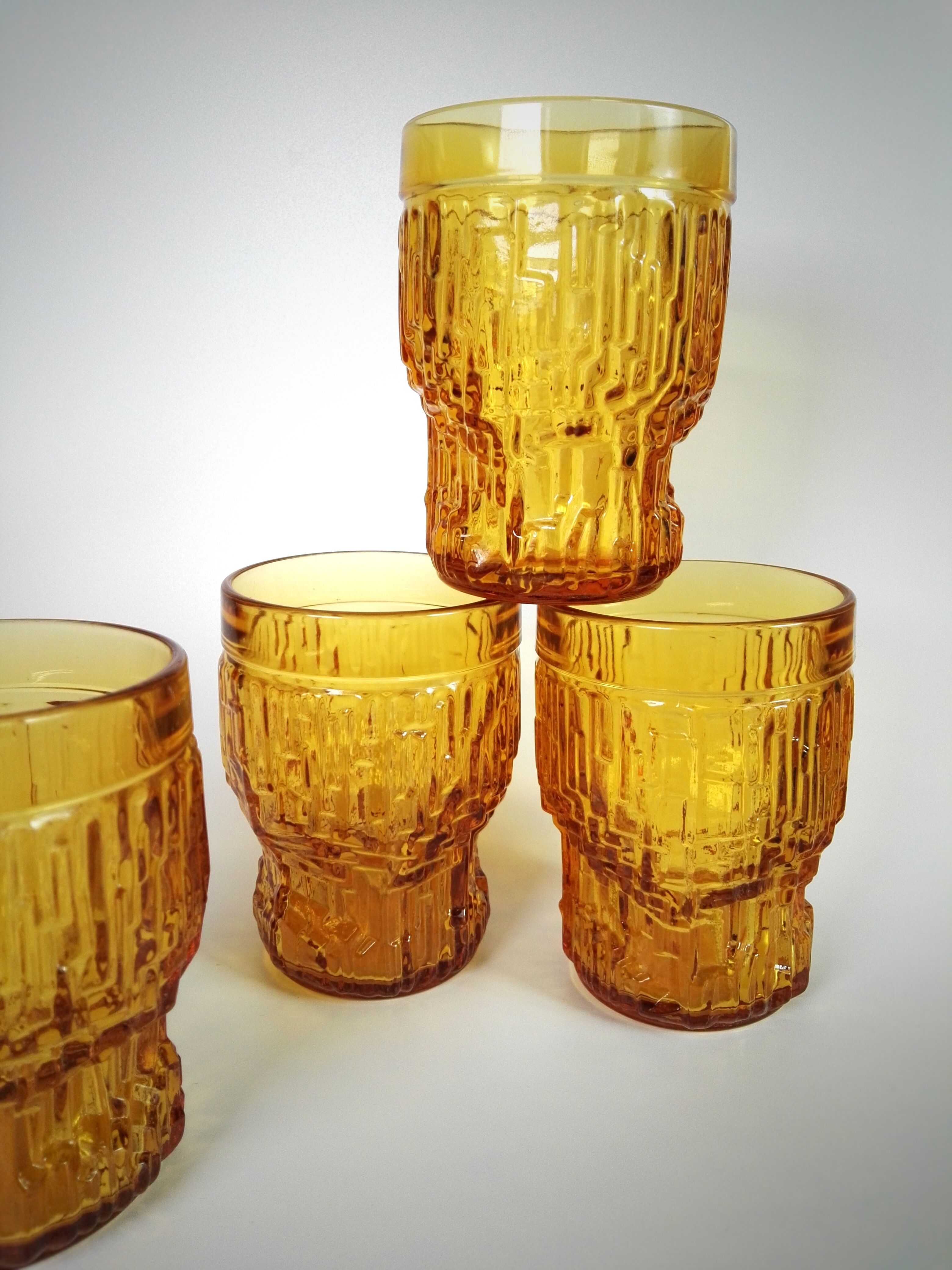 Set de 4 verres ambrés années 70