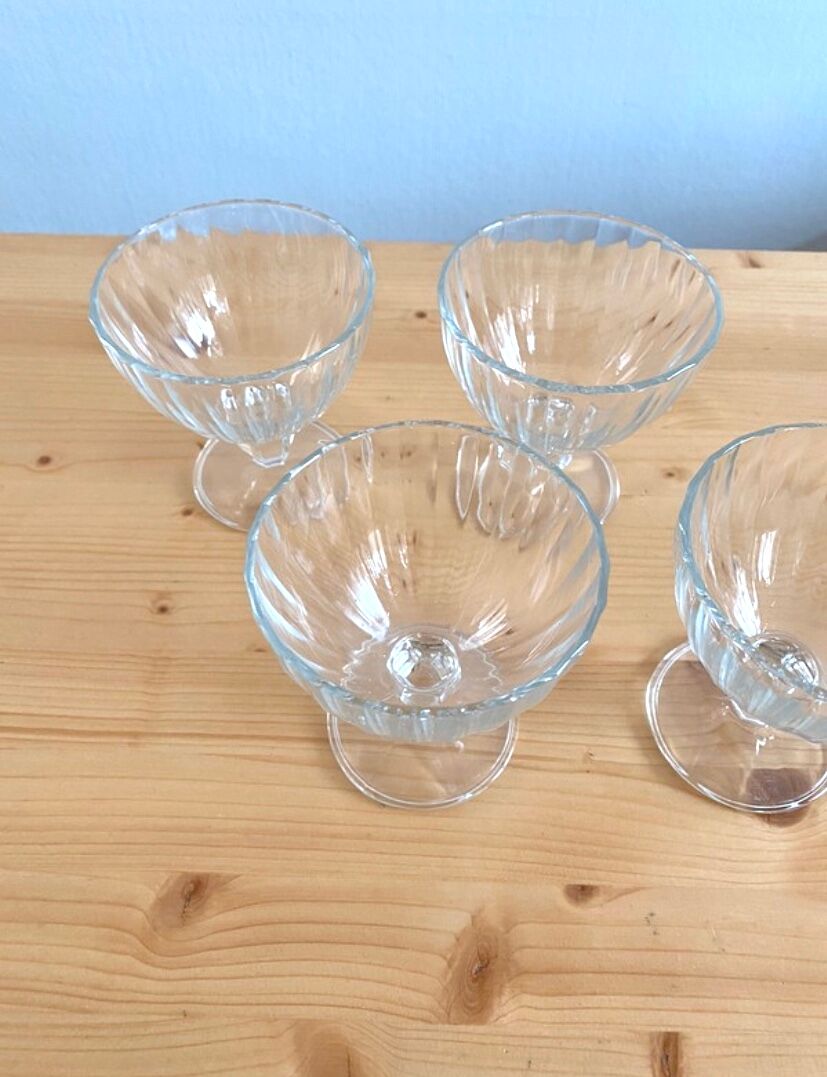 Lot of 4 vintage Luminarc ice cups