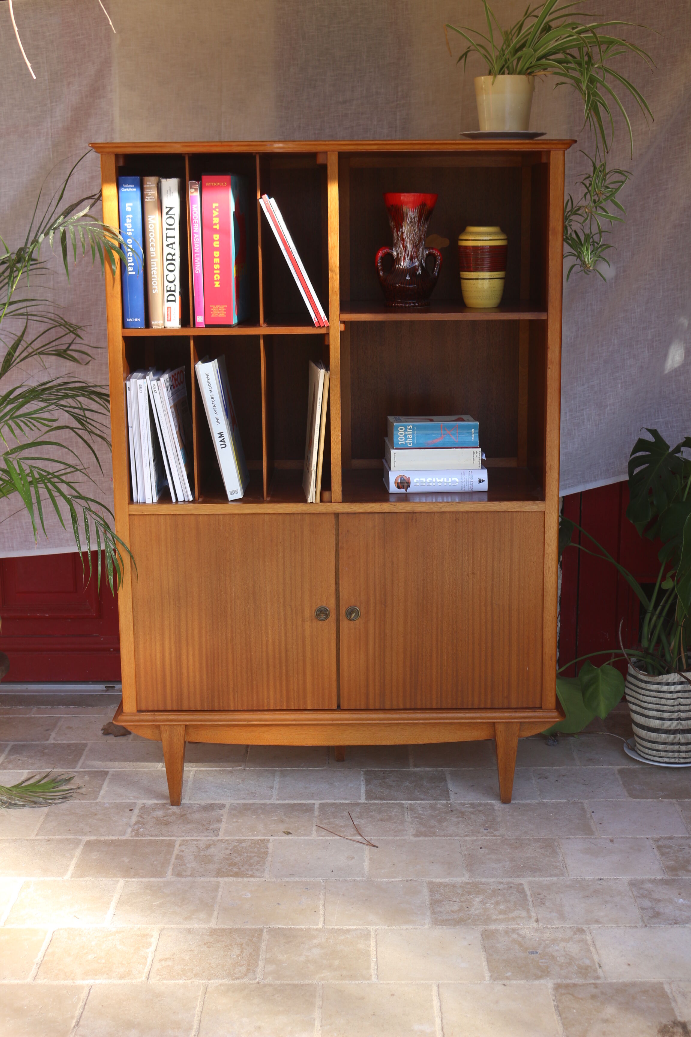Vintage oak chest of drawers with vinyl storage, Year 1960. Ref Willy