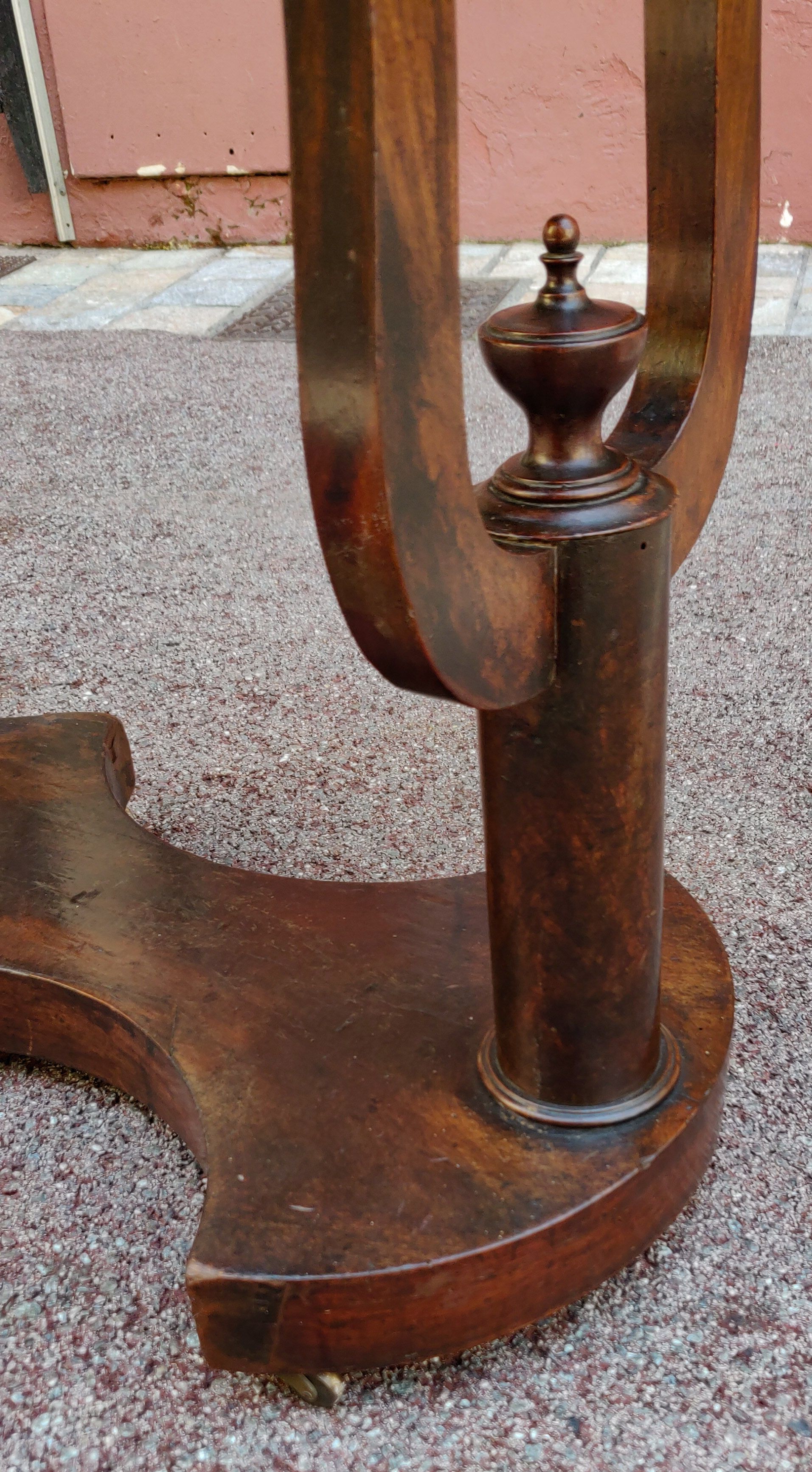 Dressing table empire 19th cty style in mahogany