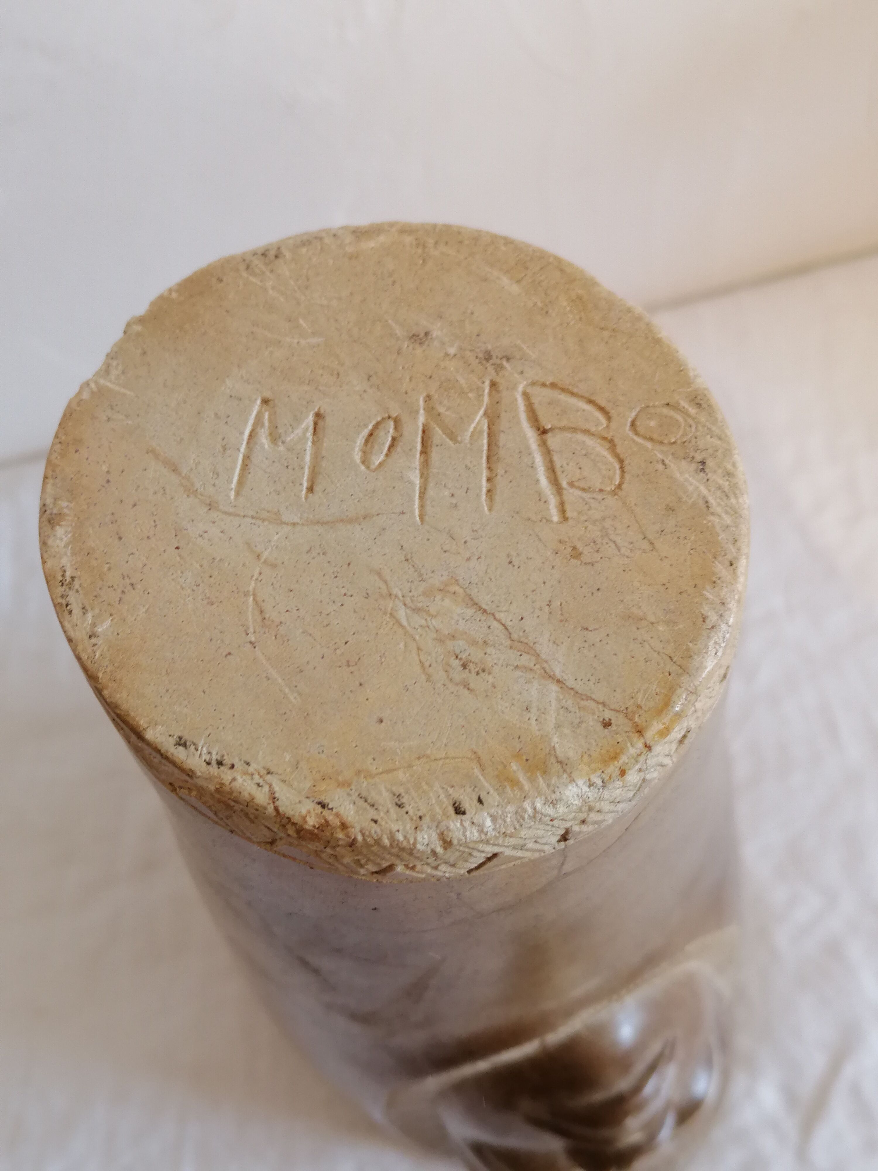 Stone vase of Mbigou