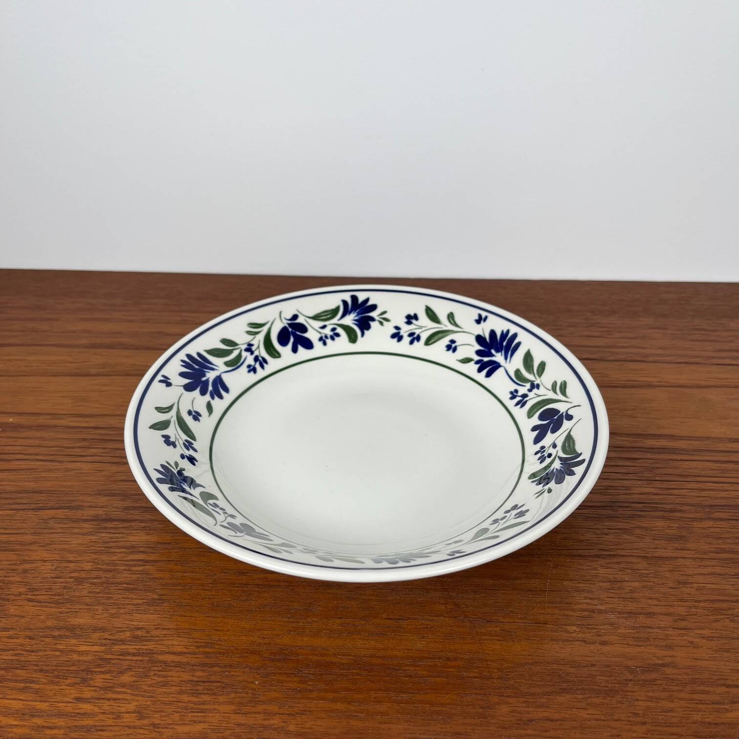 Set of 6 Churchill England soup plates, flower pattern, 1970