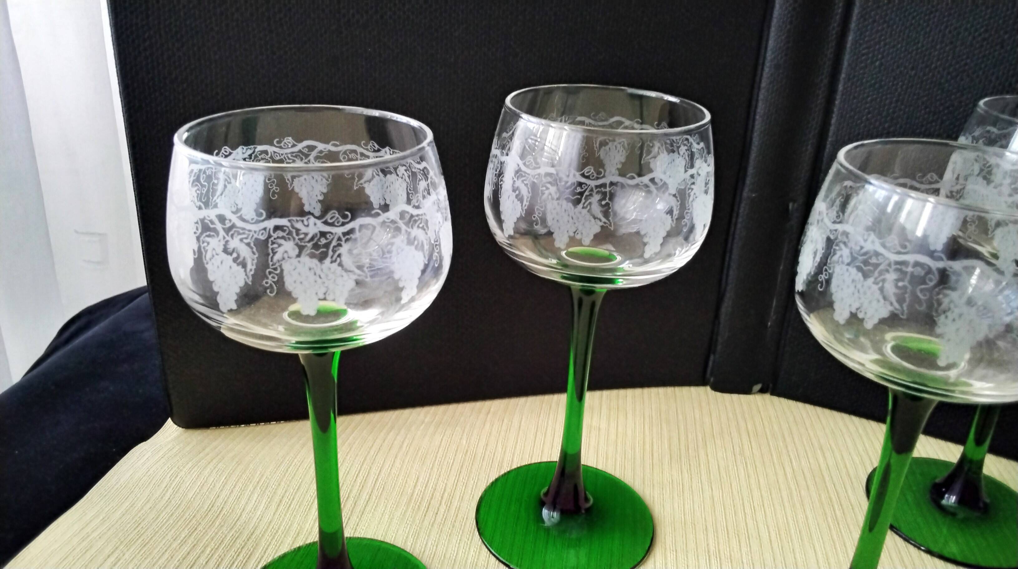4 Luminarc Alsace White Wine Glasses