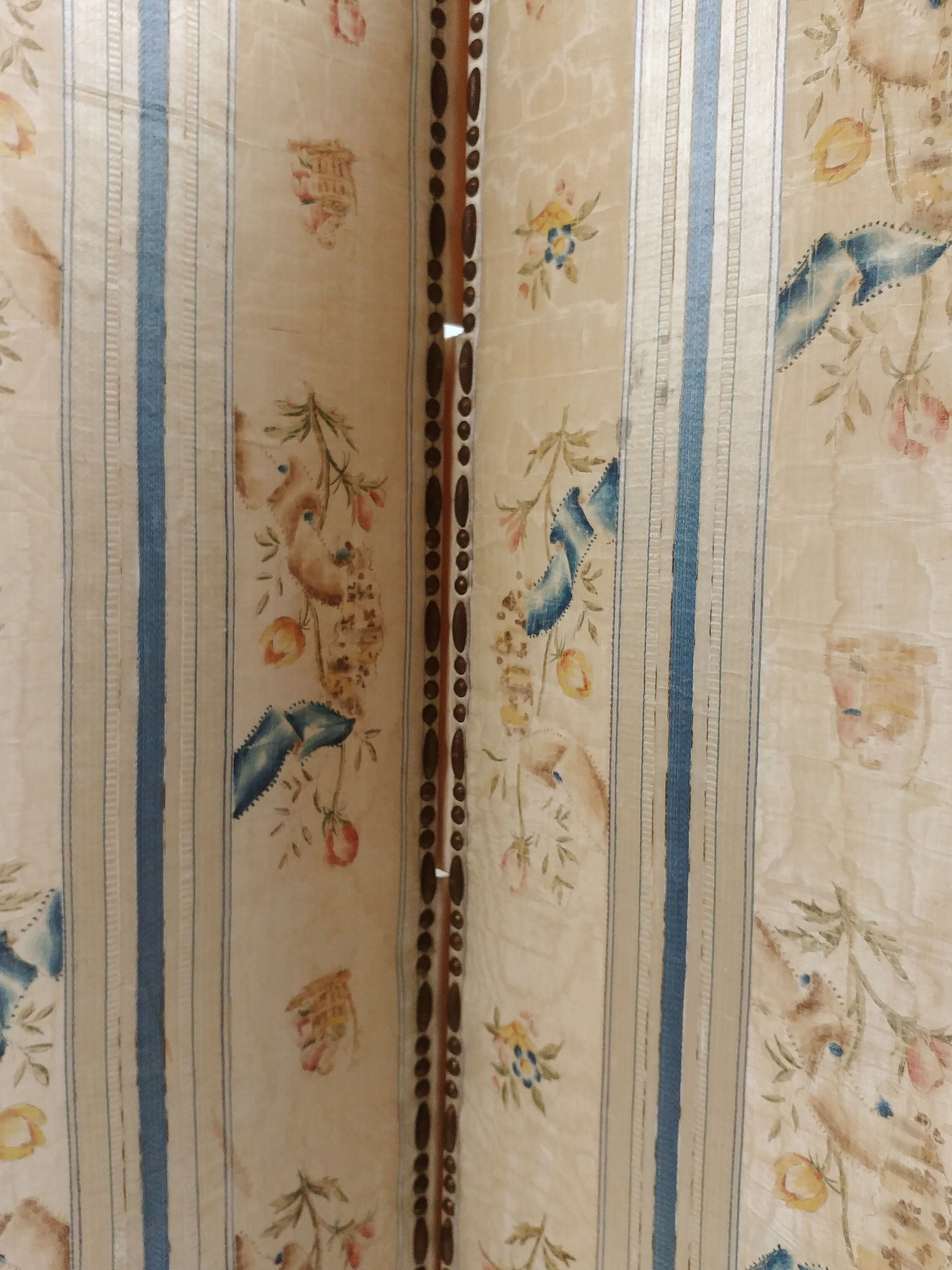 Screen of epoch Louis XVI