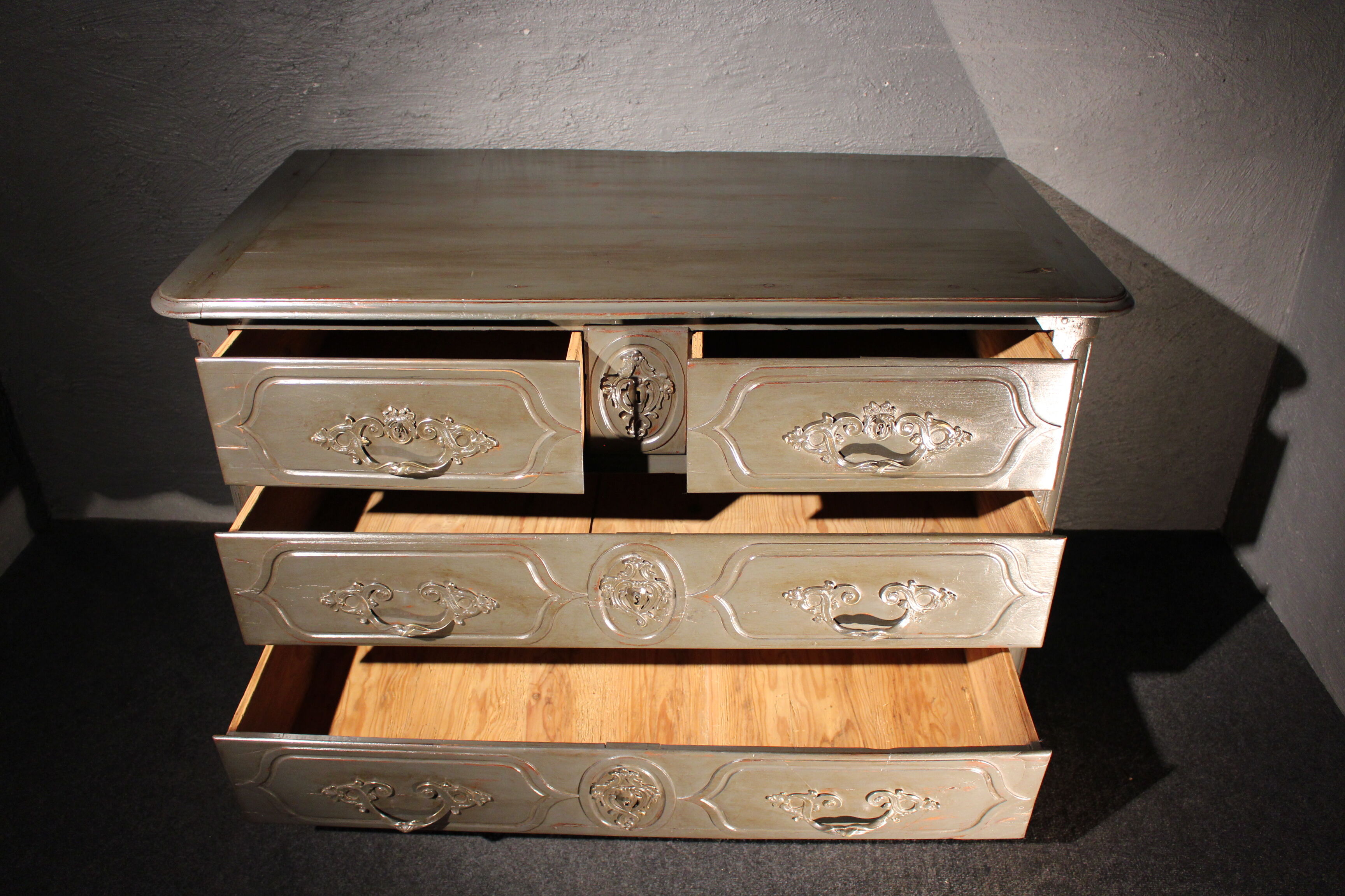 Painted chest of drawers eighteenth century