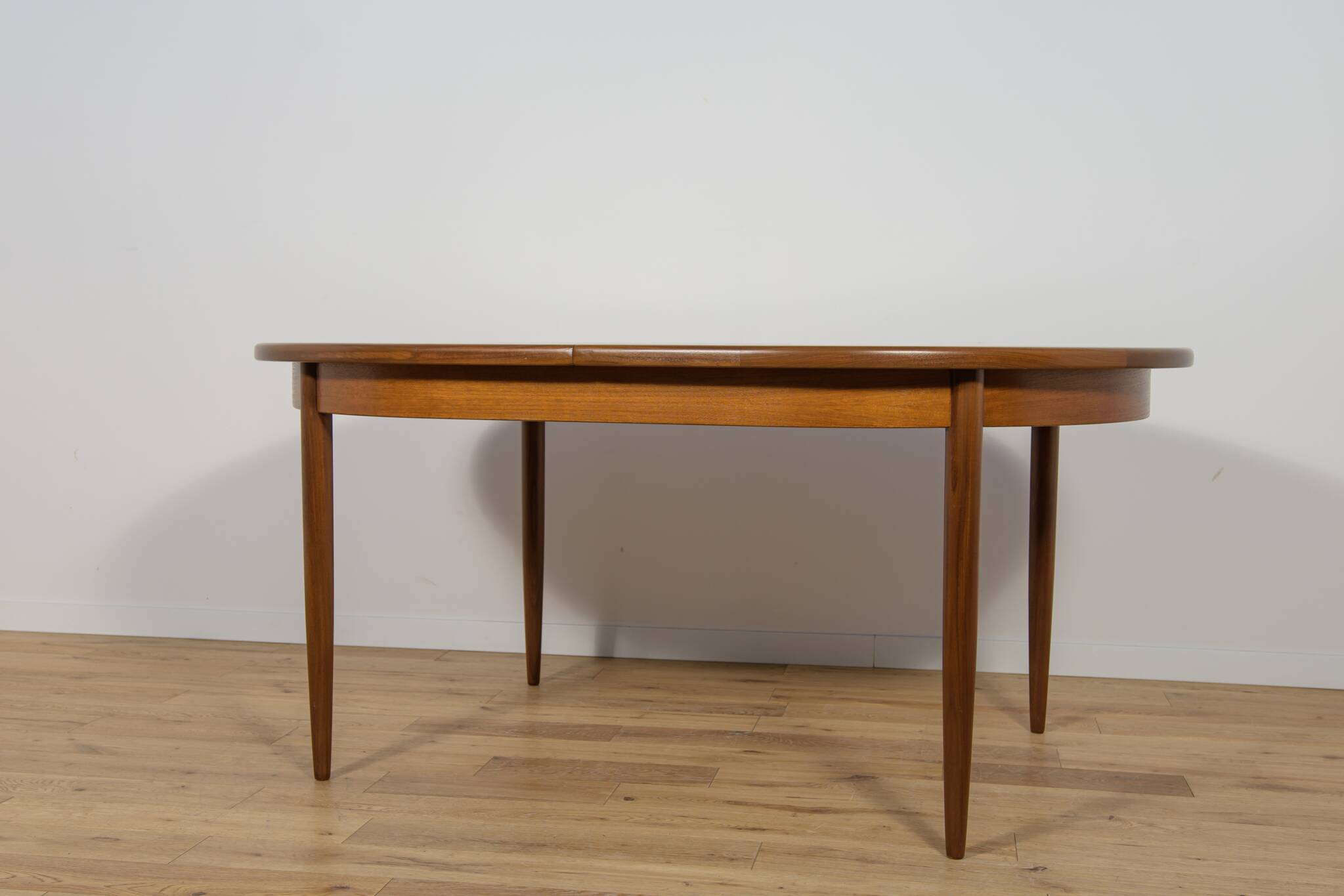 Mid-century oval teak dining table from G-Plan, 1960s