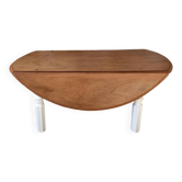 Round coffee table