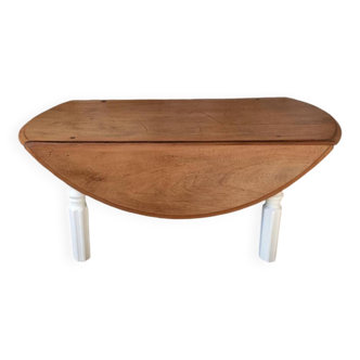 Round coffee table