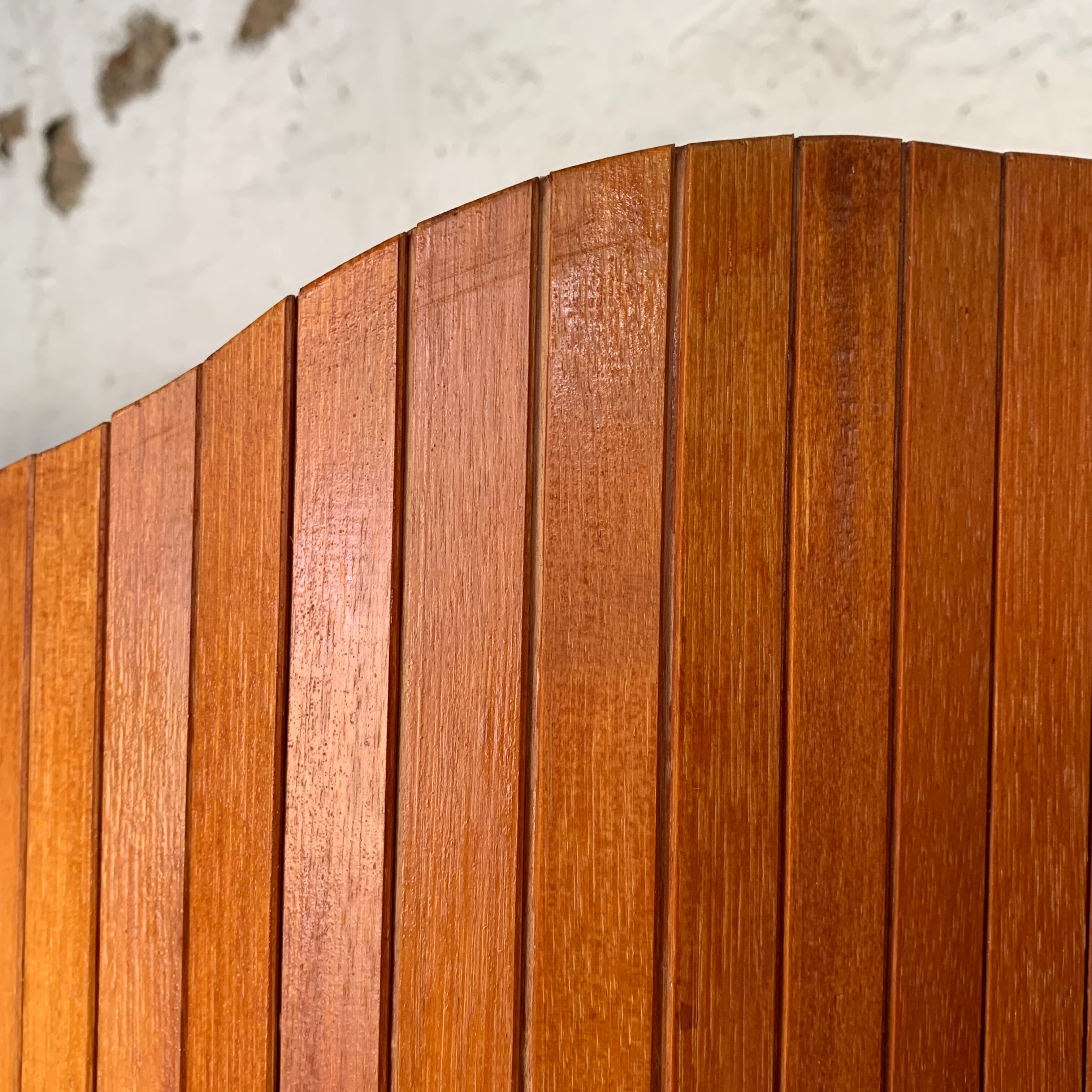Baumann style vintage wooden slat screen