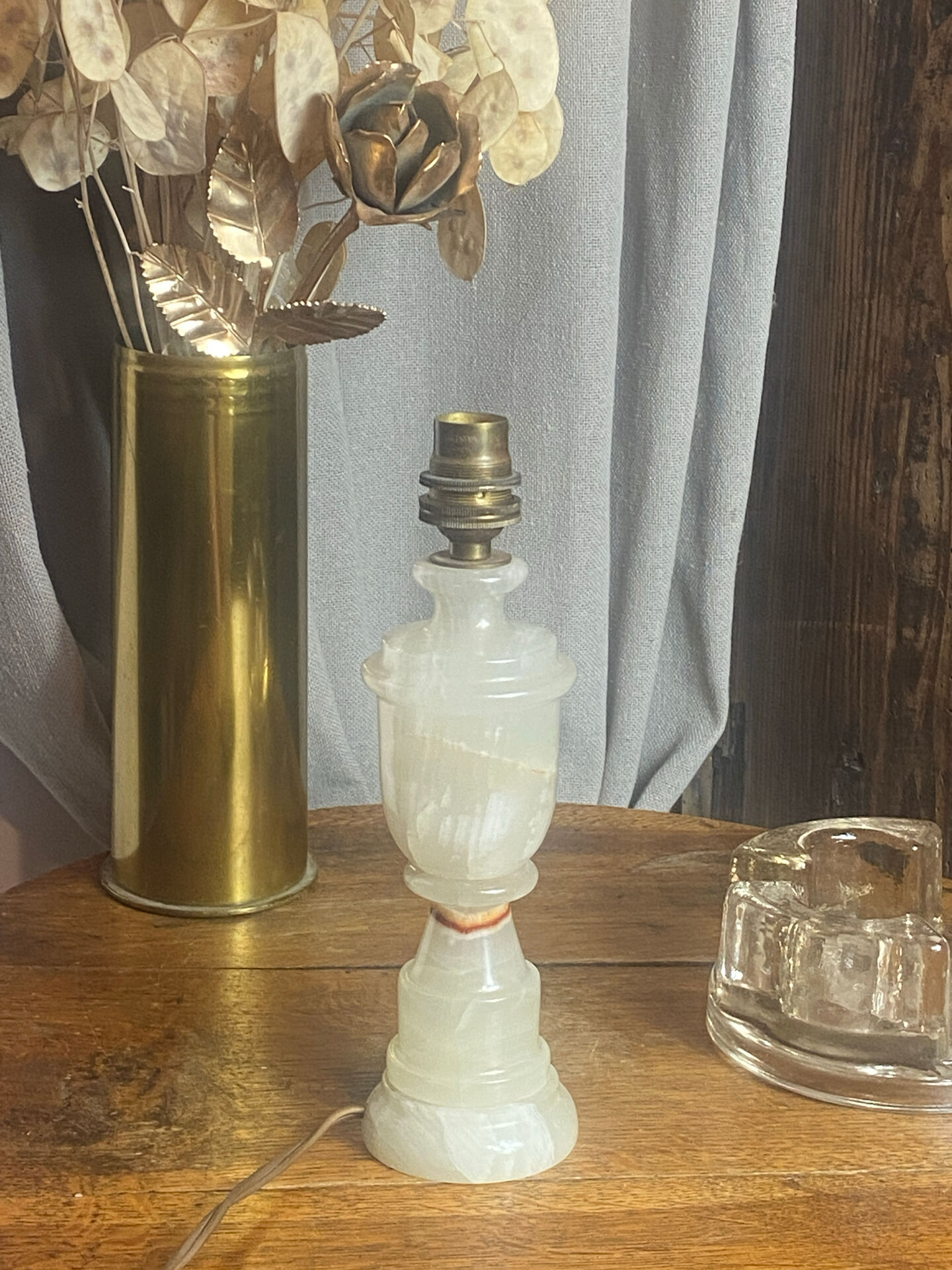 Onyx lamp base