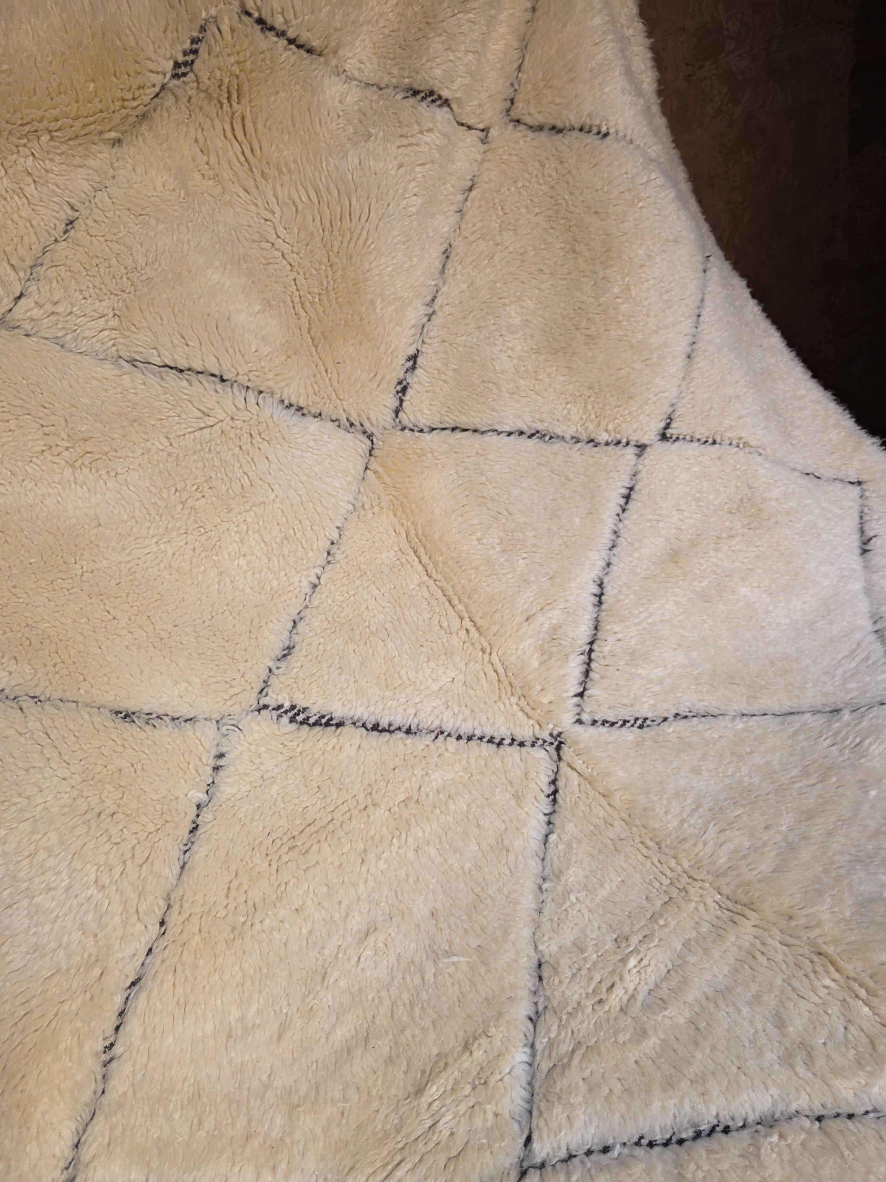 Authentic Beni Ourain rug 215 x 165 cm