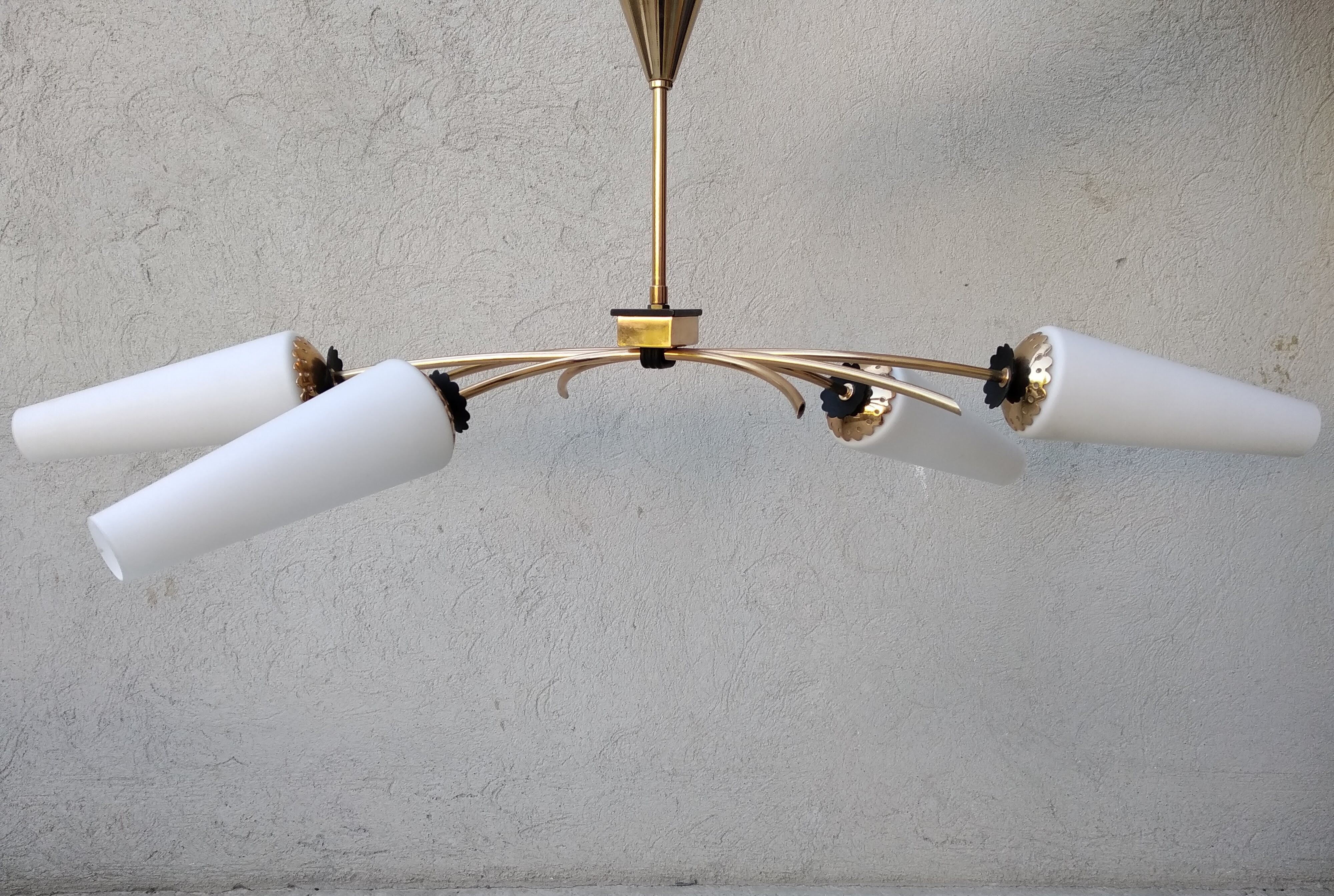 Chandelier supension gilded brass and glass years 50-60
