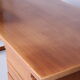 Bureau en bois avec des tiroirs