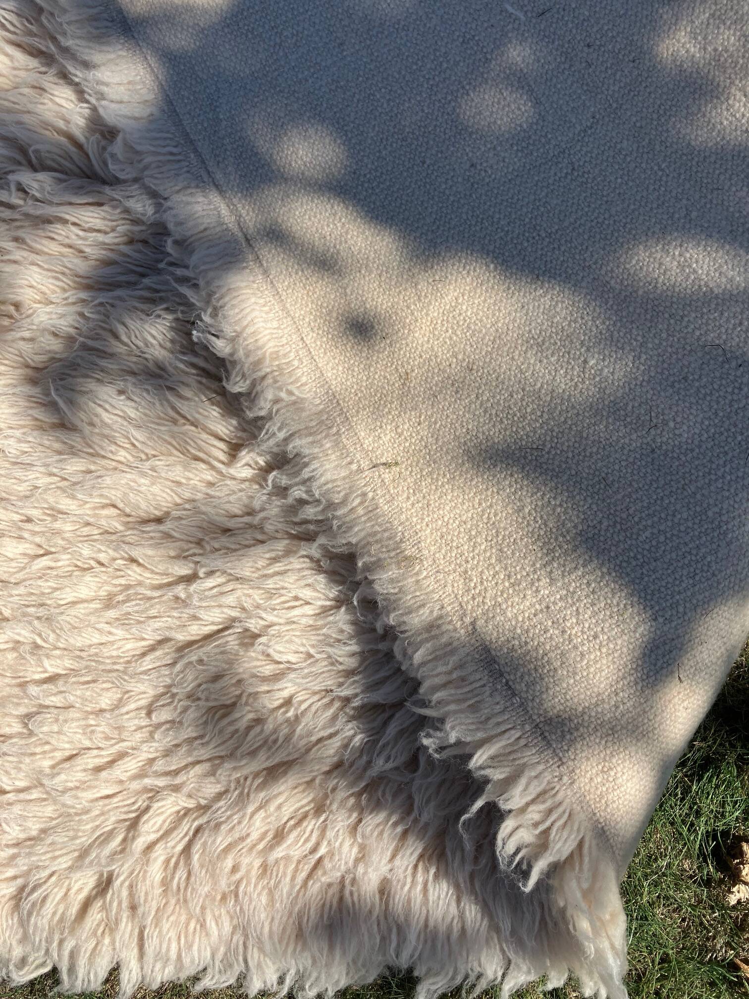 Flokati rug in virgin wool