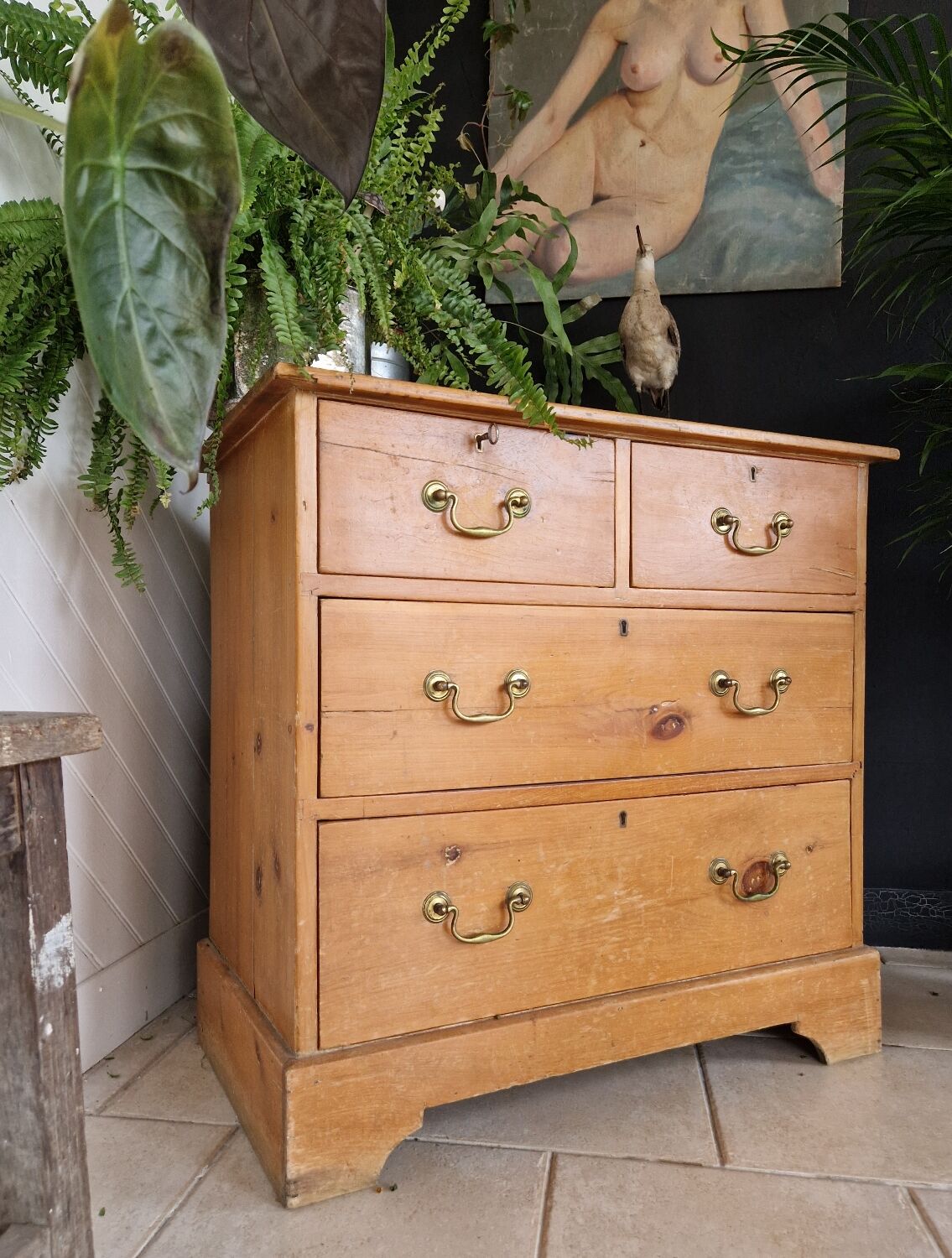 Pine chest of drawers