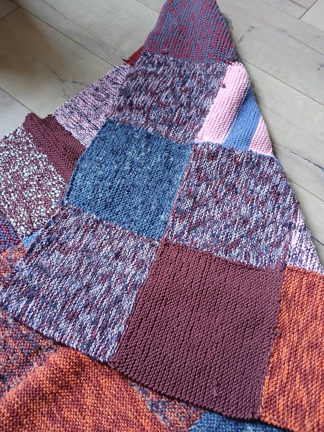Plaid patchwork hand-knitted