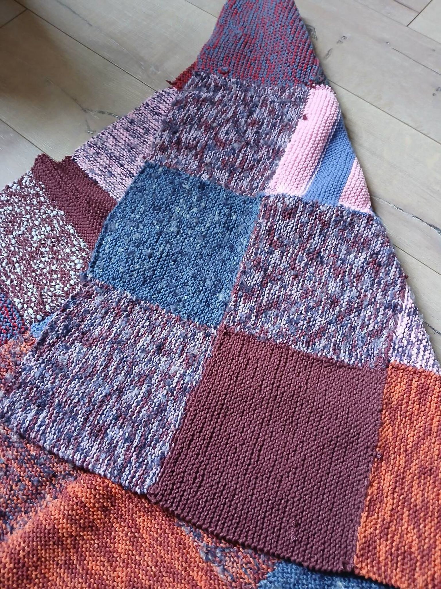 Plaid en patchwork tricoté main