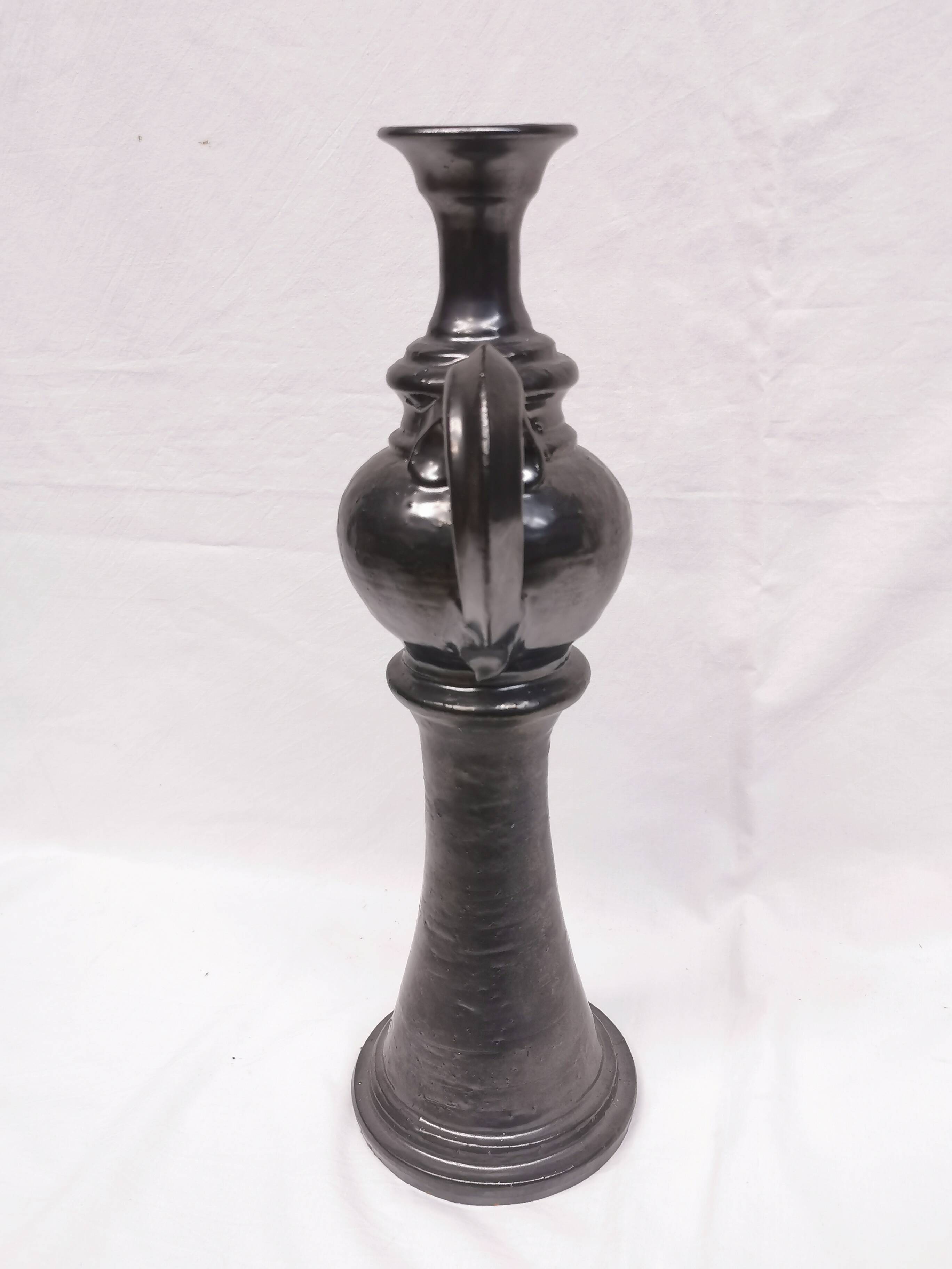 Grande aiguière / bougeoir, vase . céramique signée jean marais