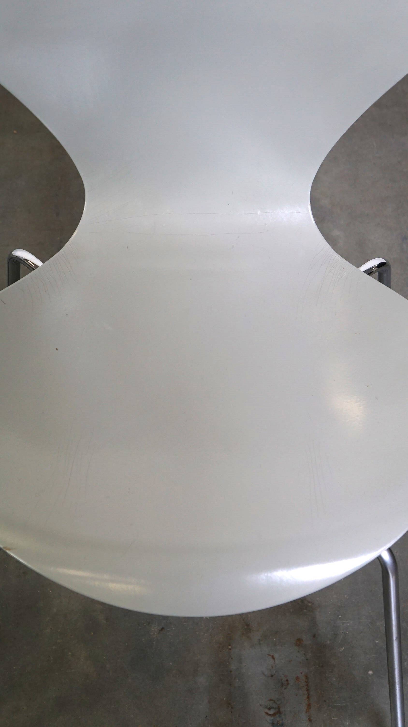 Set of 4 original grey Fritz Hansen butterfly chairs from 1984 Danish design
