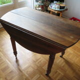 Oak round table