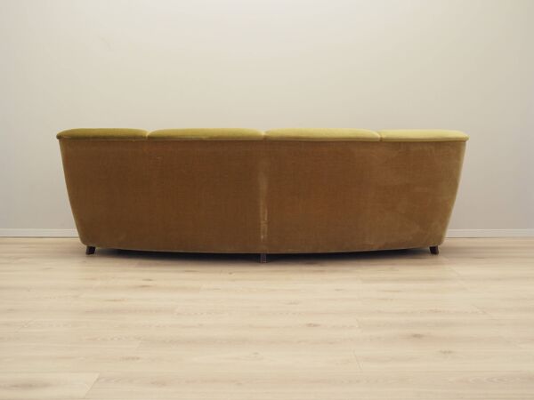 Canapé en velours vert, design danois, années 1960, production : Danemark