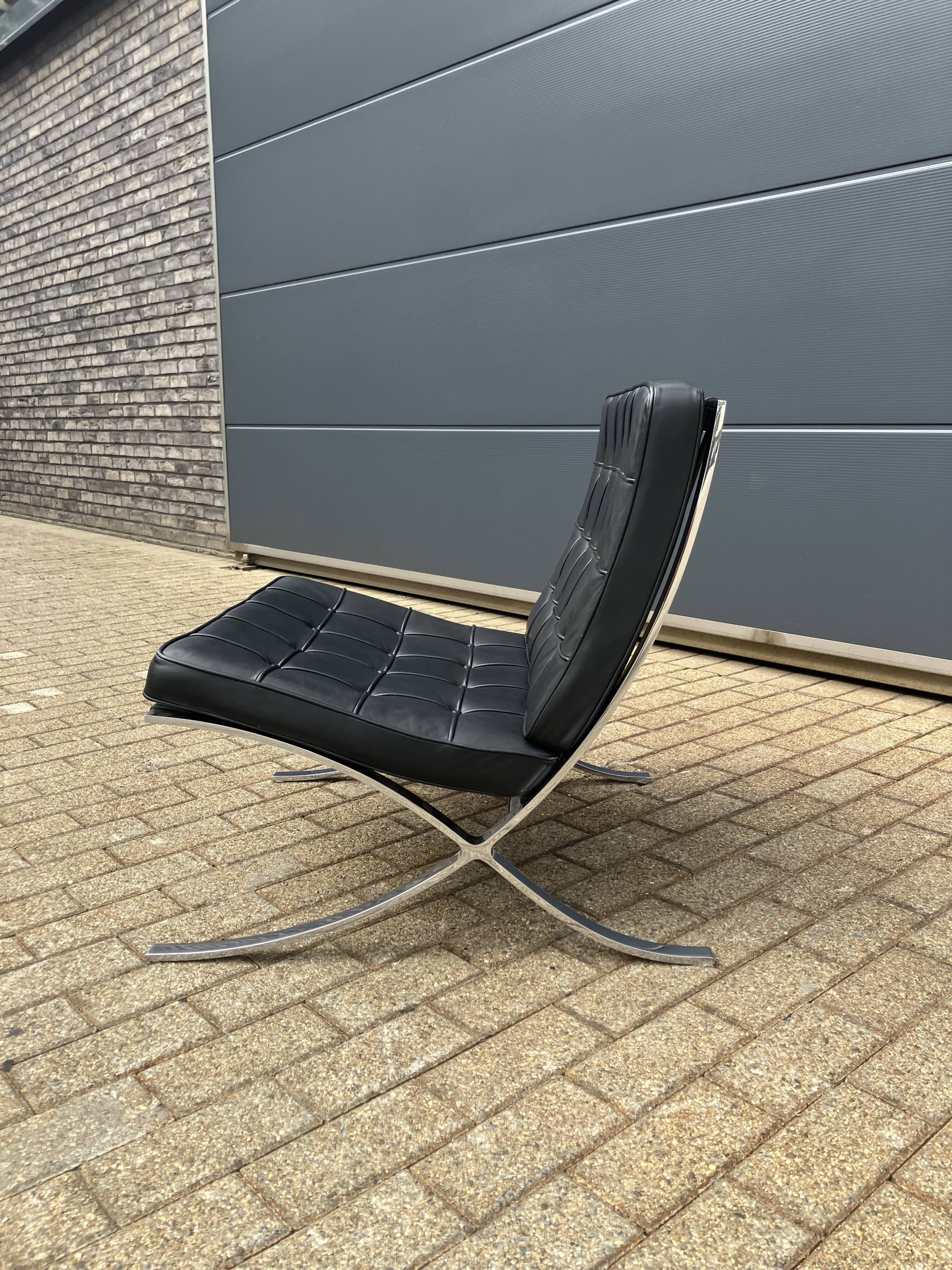 Originele Knoll Barcelona chair Mies Van Der Rohe , Zo goed als nieuw!!