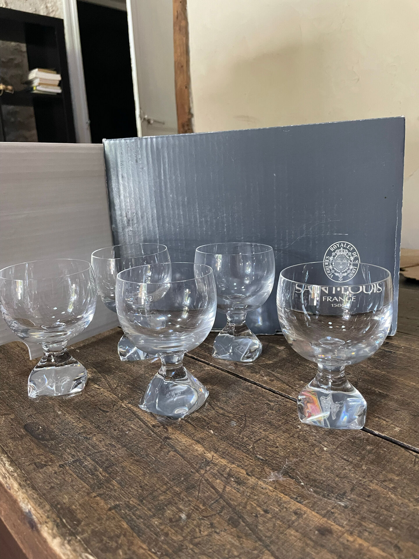 Glasses in Bordeaux from St Louis crystal.