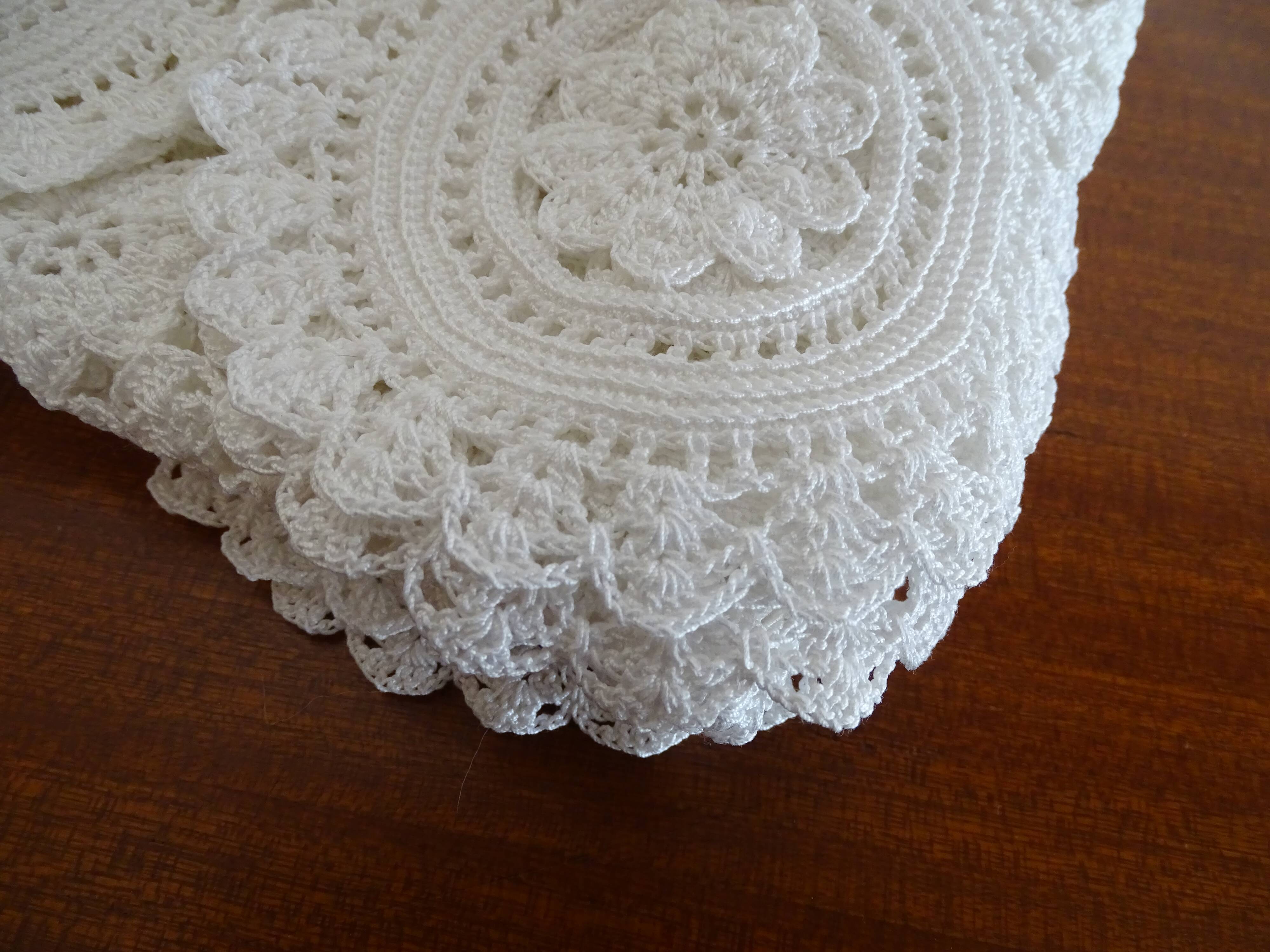 Old crochet tea tablecloth 88 x 88