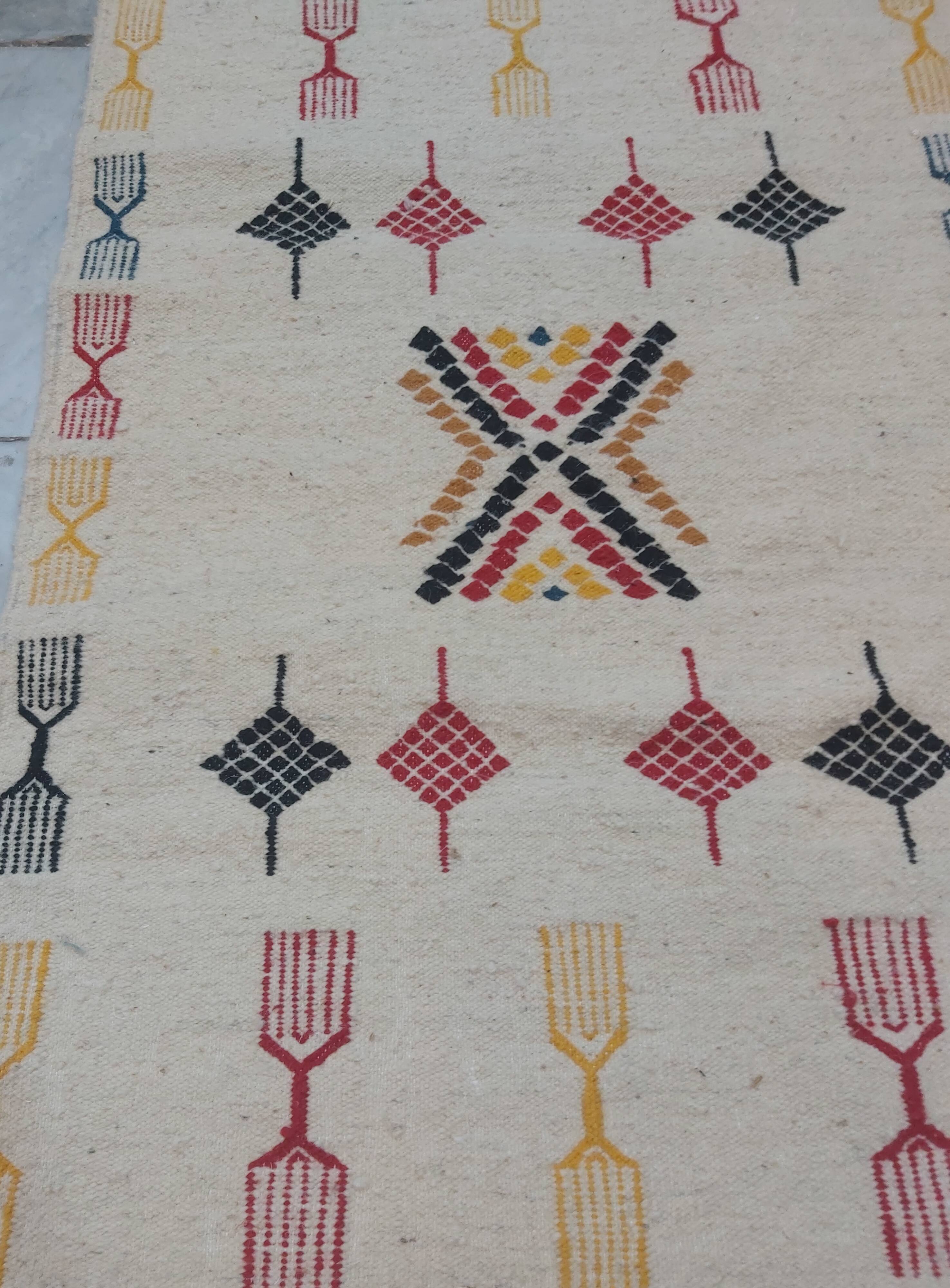 Traditional beige and yellow carpet in pure wool 73x109cm