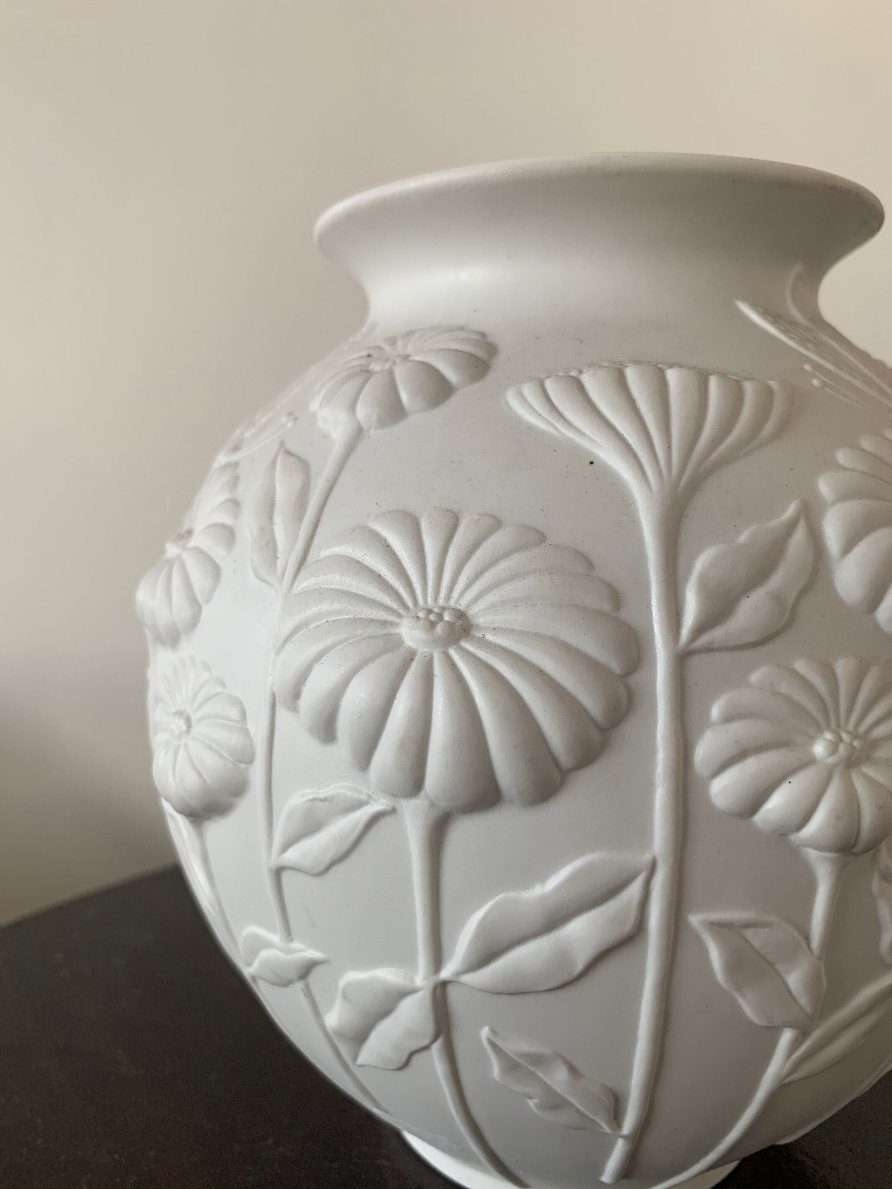 Kaiser biscuit vase by M.Frey