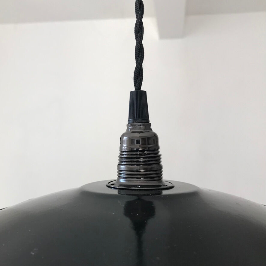Black metal lampshade suspension