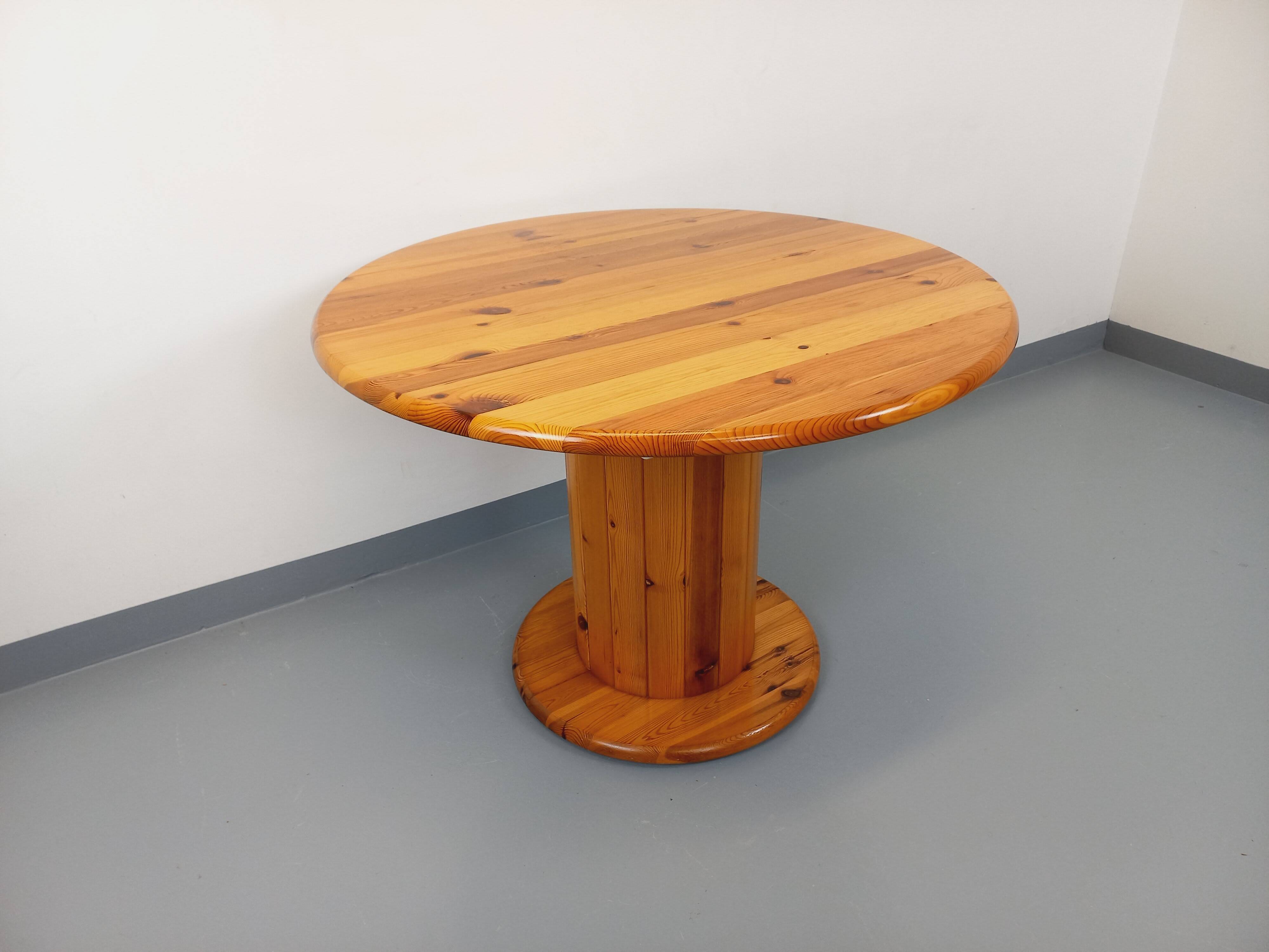Vintage Scandinavian round pine dining table from the 60s 70s