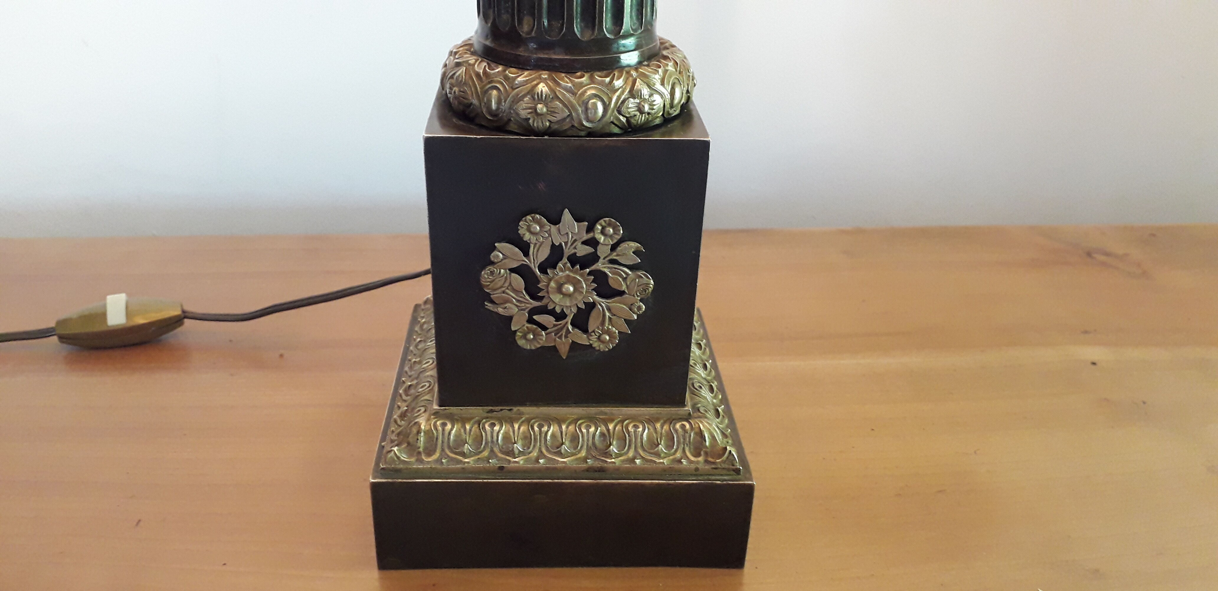 Great empire-style lamp