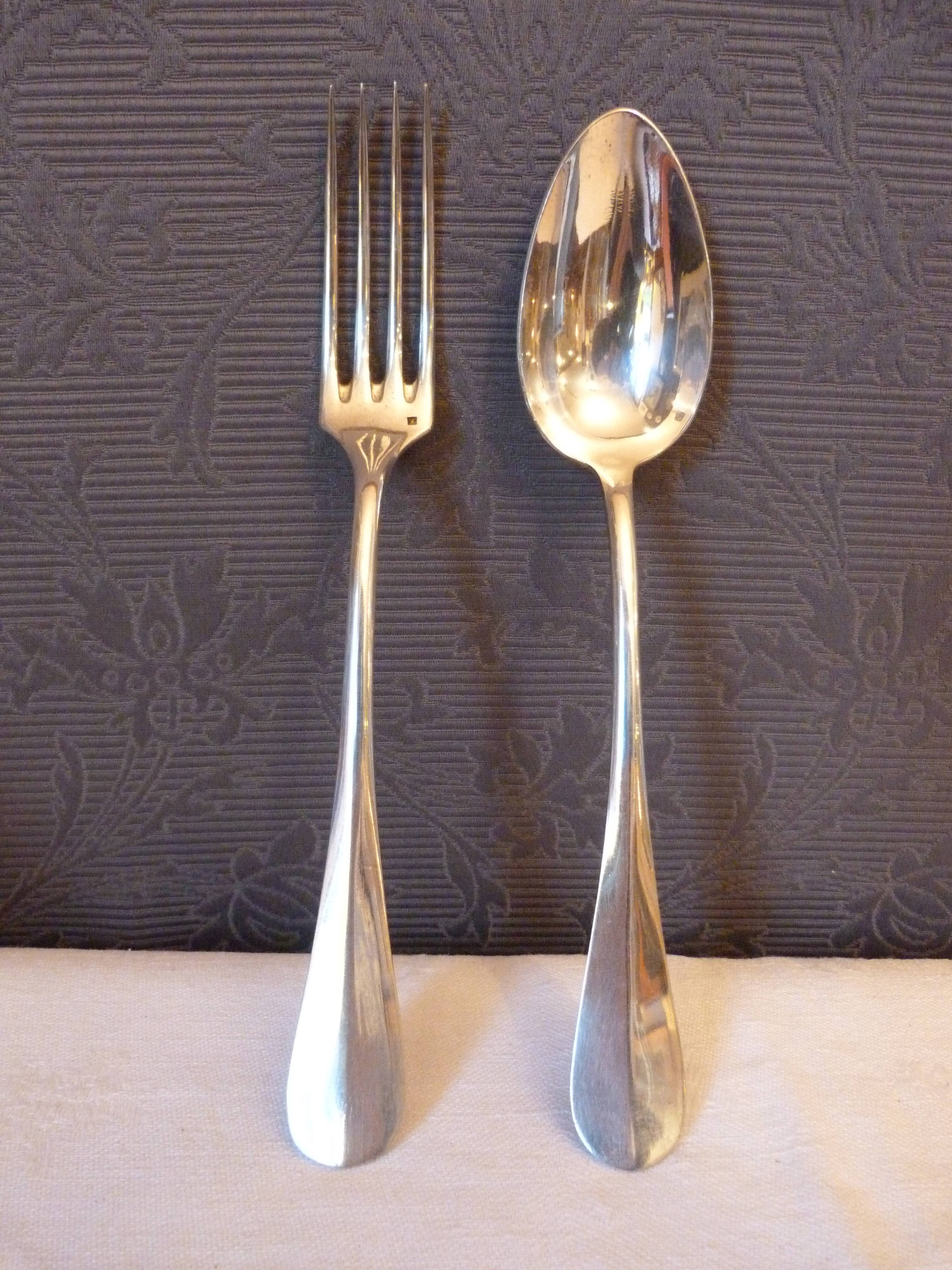 box of 6 spoons and 6 forks