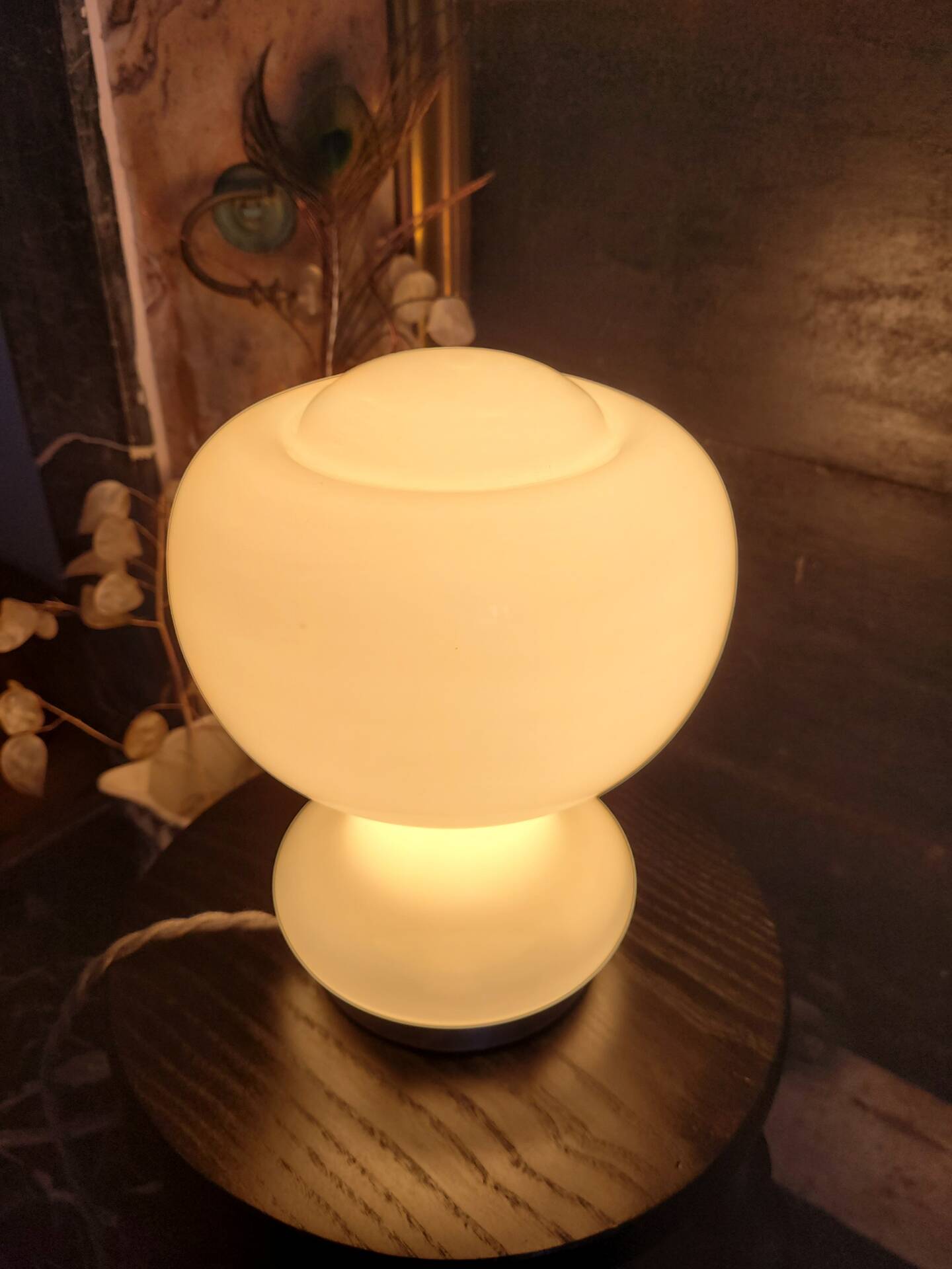 Mushroom table lamp