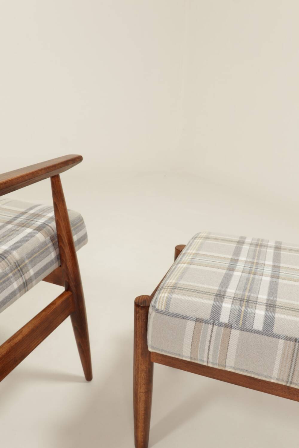 Ensemble fauteuil et repose-pieds vintage Tartan Royal Design Mid Century Style