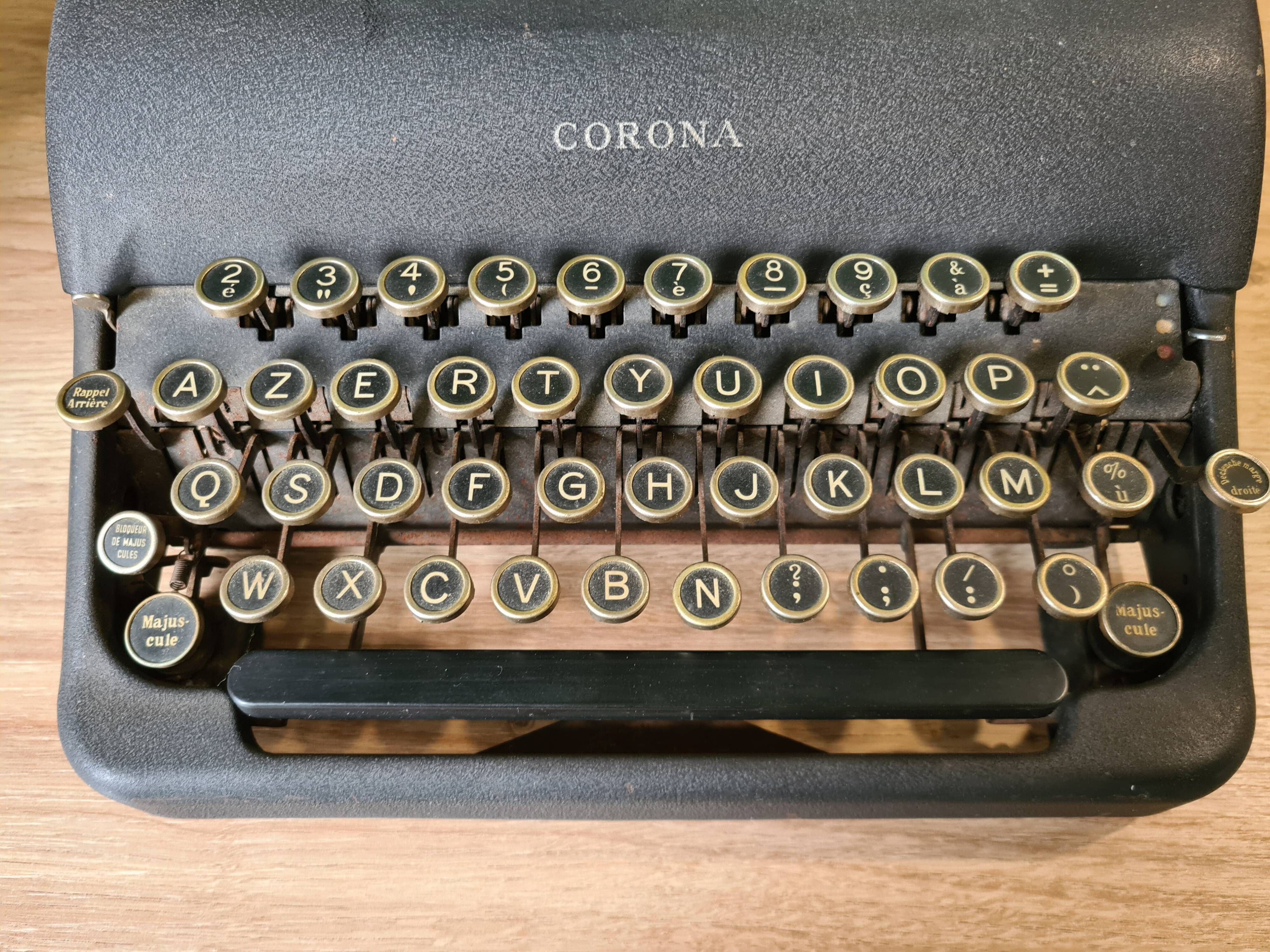 Charming and rare standard corona typewriter 1940s